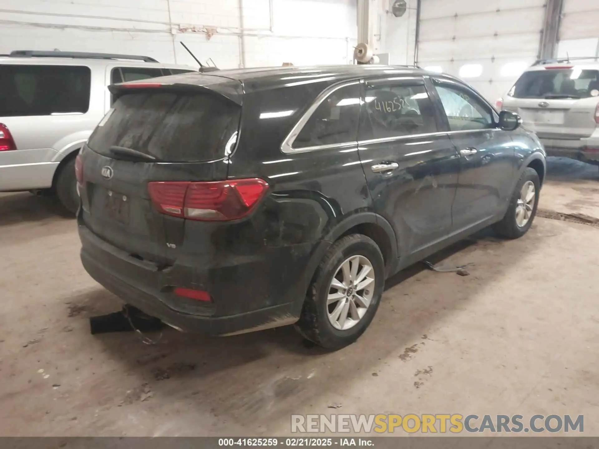 4 fotografías del automóvil dañado 5XYPG4A58KG489689 KIA SORENTO 2019