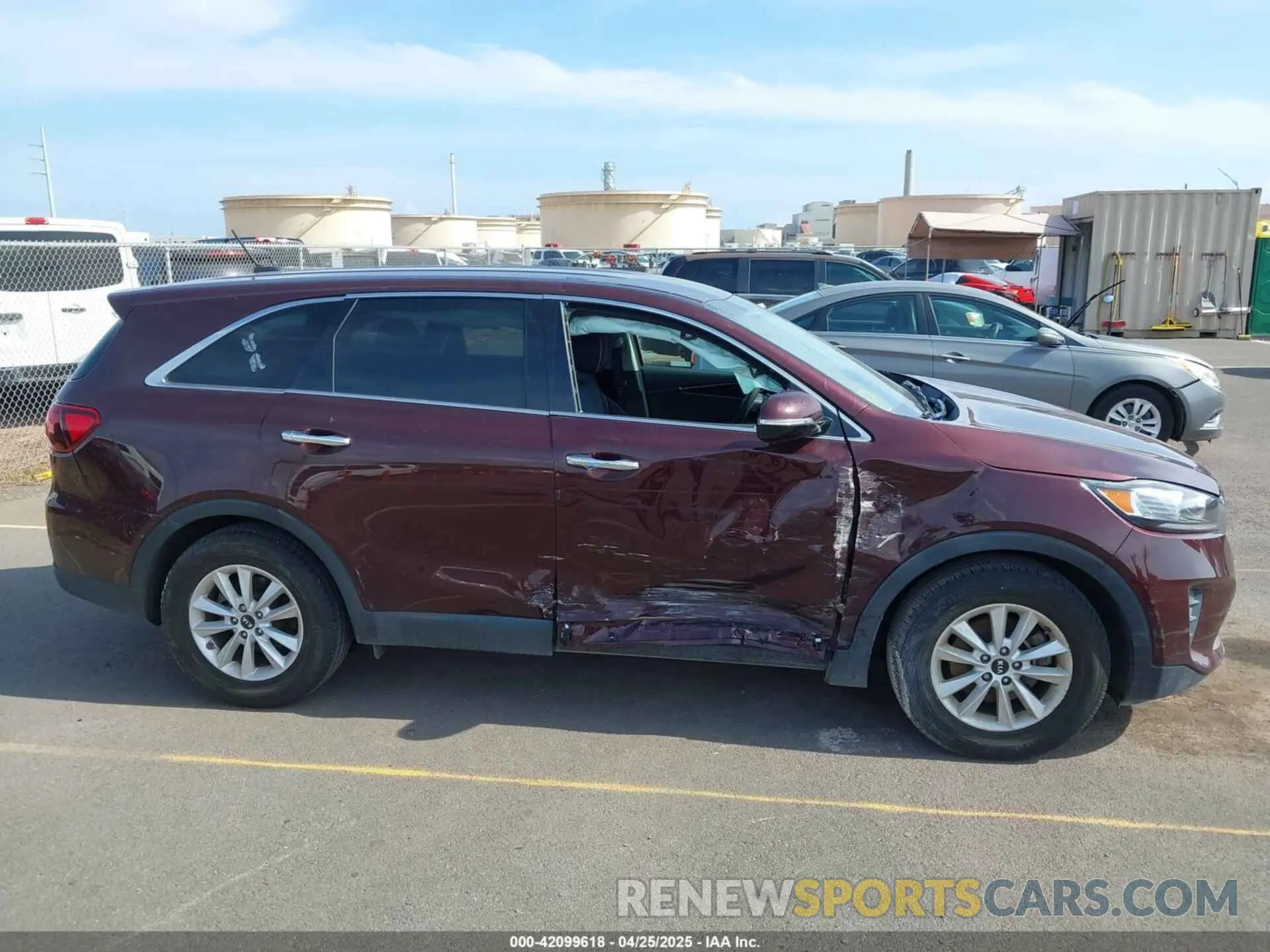 13 fotografías del automóvil dañado 5XYPG4A58KG565461 KIA SORENTO 2019