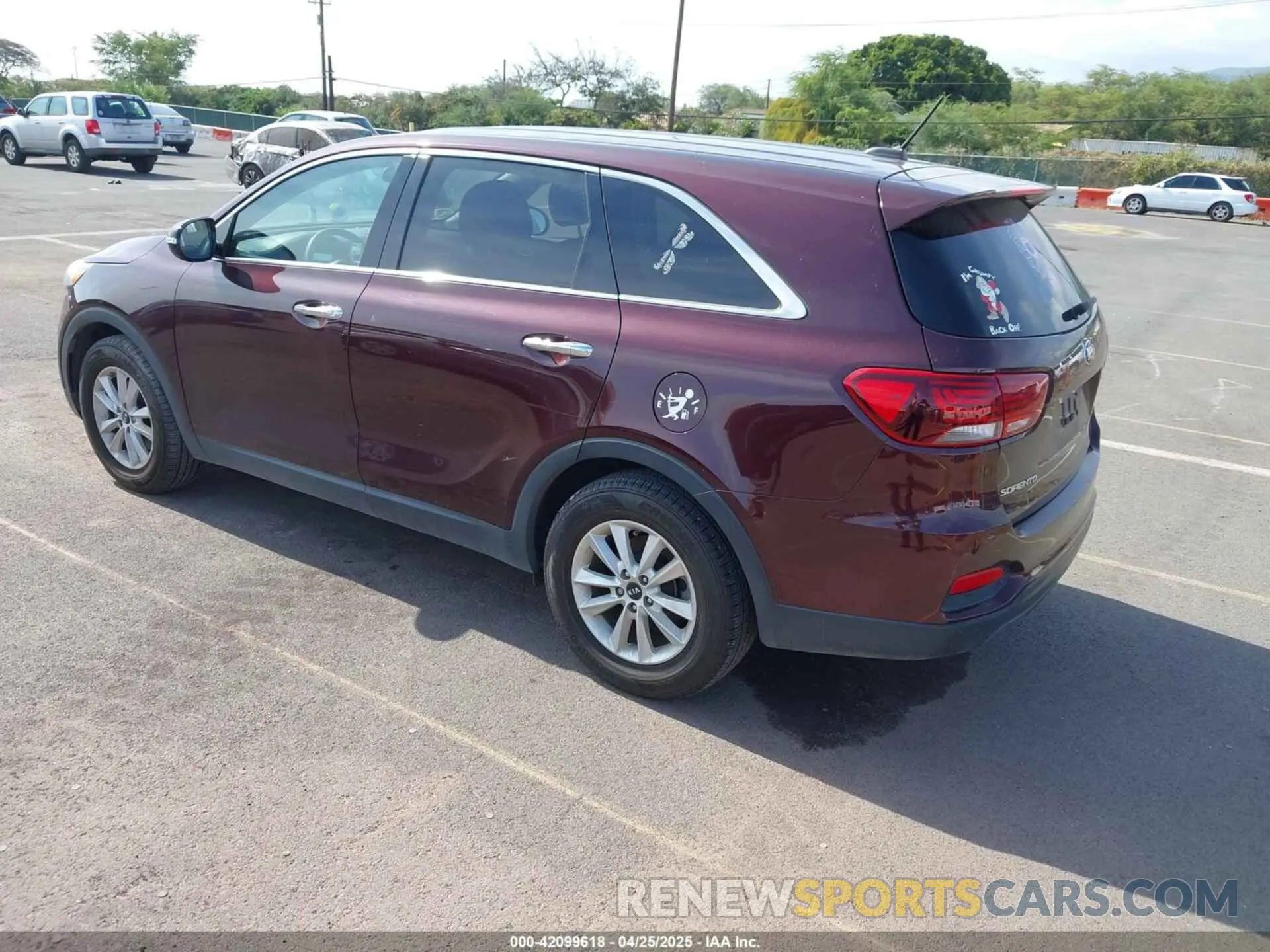 3 fotografías del automóvil dañado 5XYPG4A58KG565461 KIA SORENTO 2019