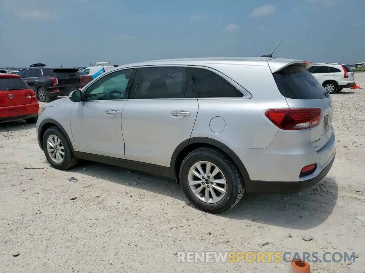 2 fotografías del automóvil dañado 5XYPG4A5XKG558737 KIA SORENTO 2019