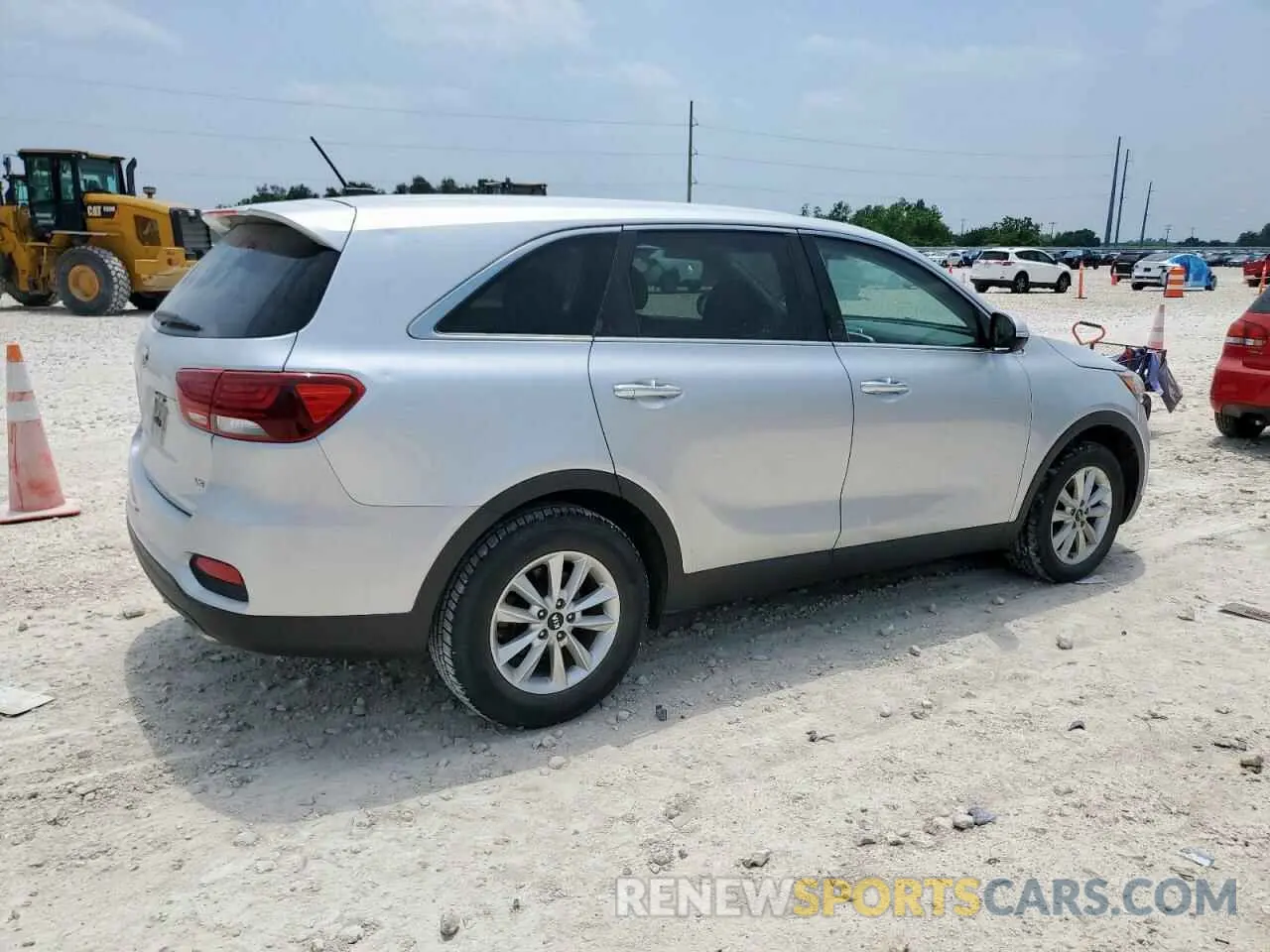 3 fotografías del automóvil dañado 5XYPG4A5XKG558737 KIA SORENTO 2019