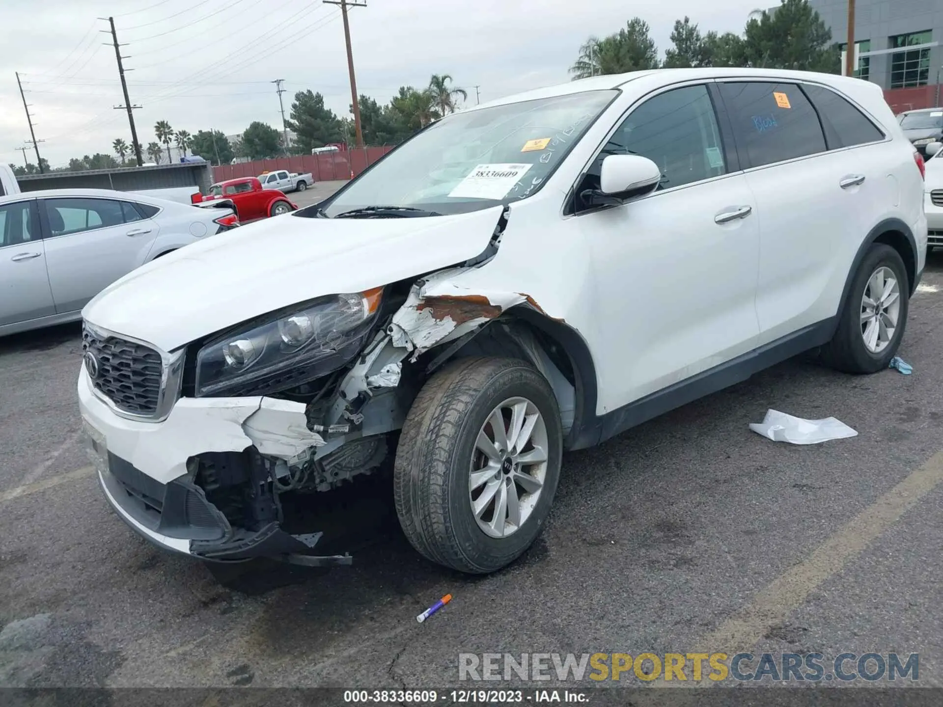 6 fotografías del automóvil dañado 5XYPG4A5XKG570869 KIA SORENTO 2019