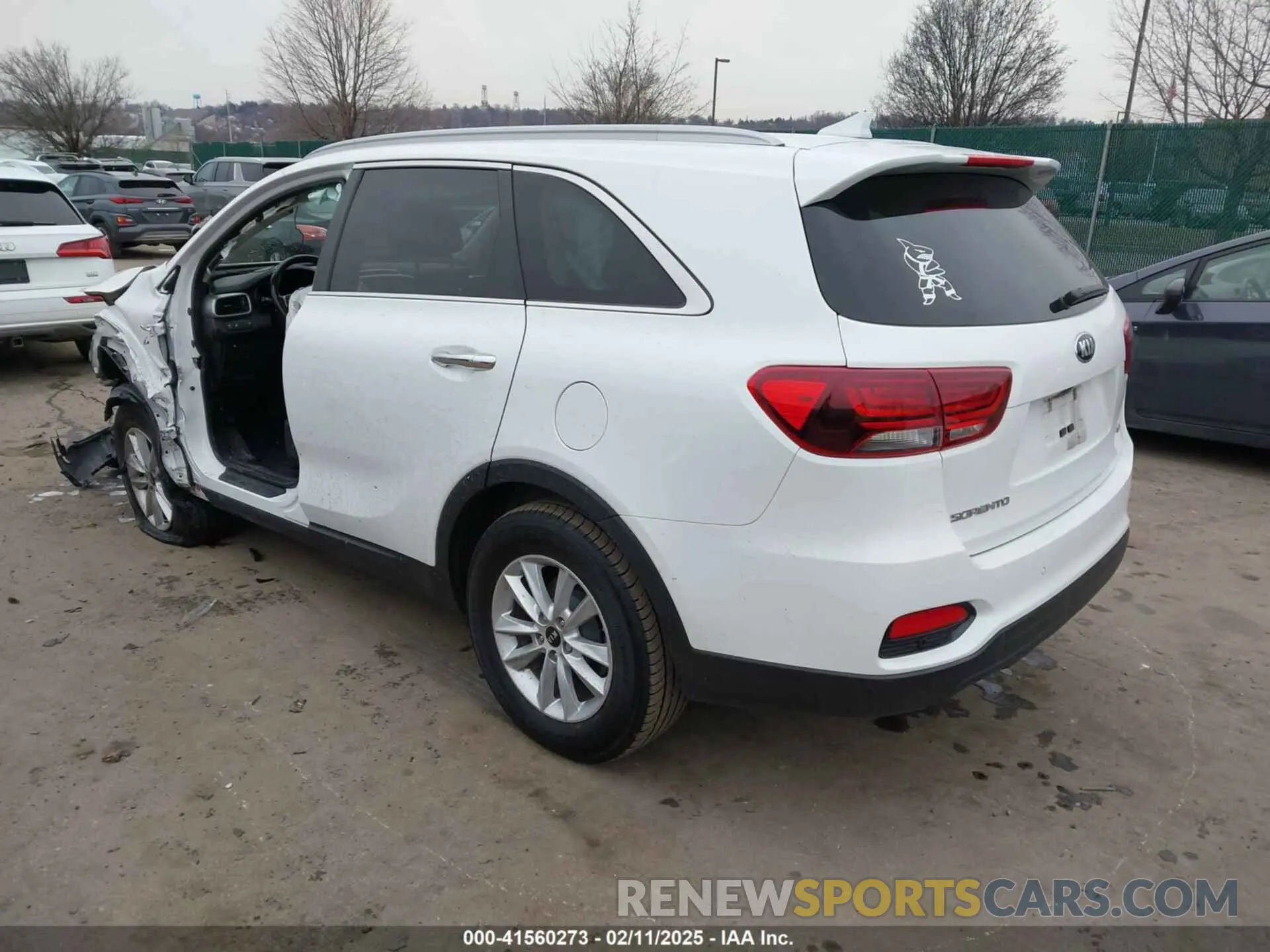 3 fotografías del automóvil dañado 5XYPGDA30KG548829 KIA SORENTO 2019