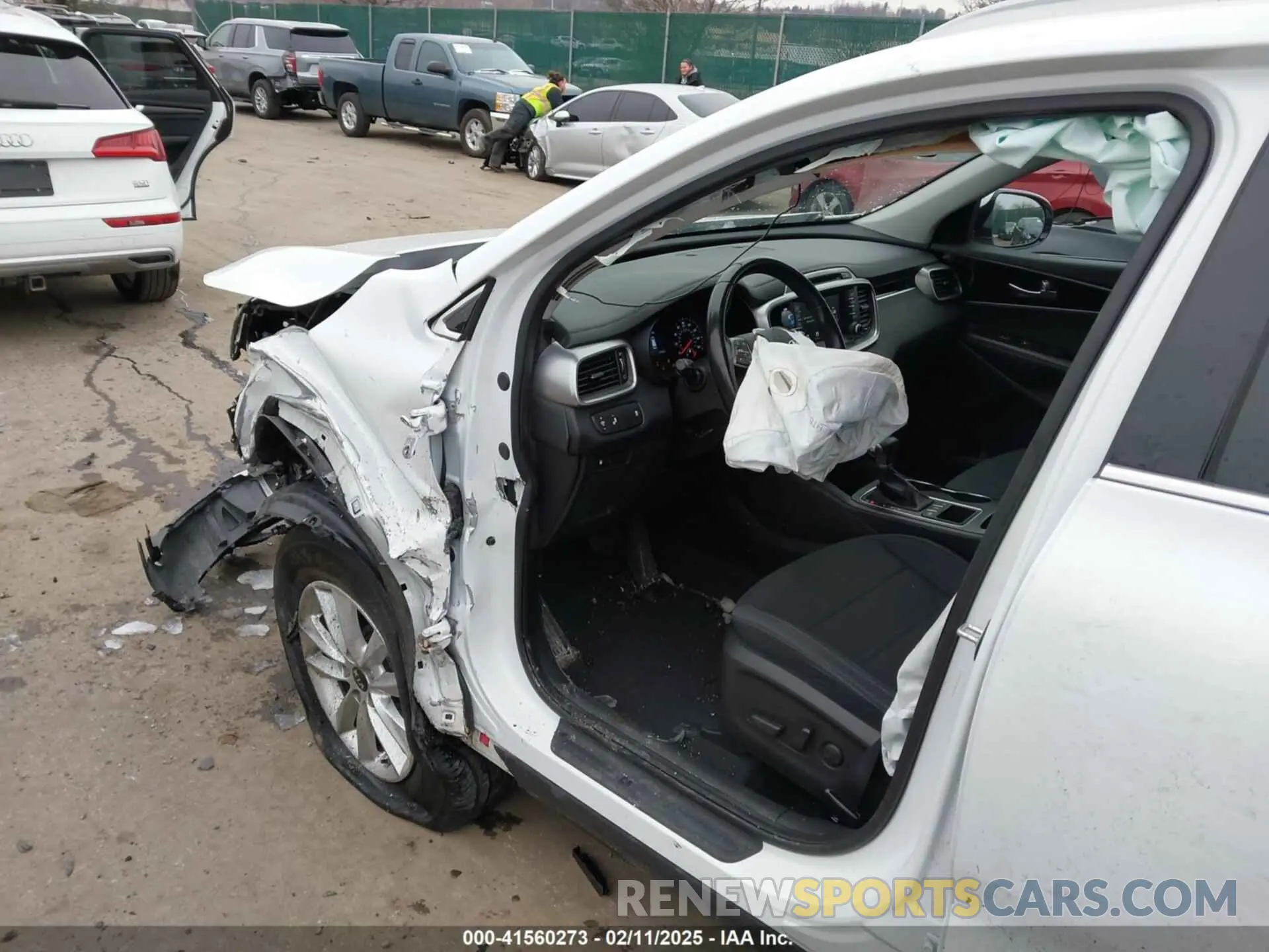6 fotografías del automóvil dañado 5XYPGDA30KG548829 KIA SORENTO 2019