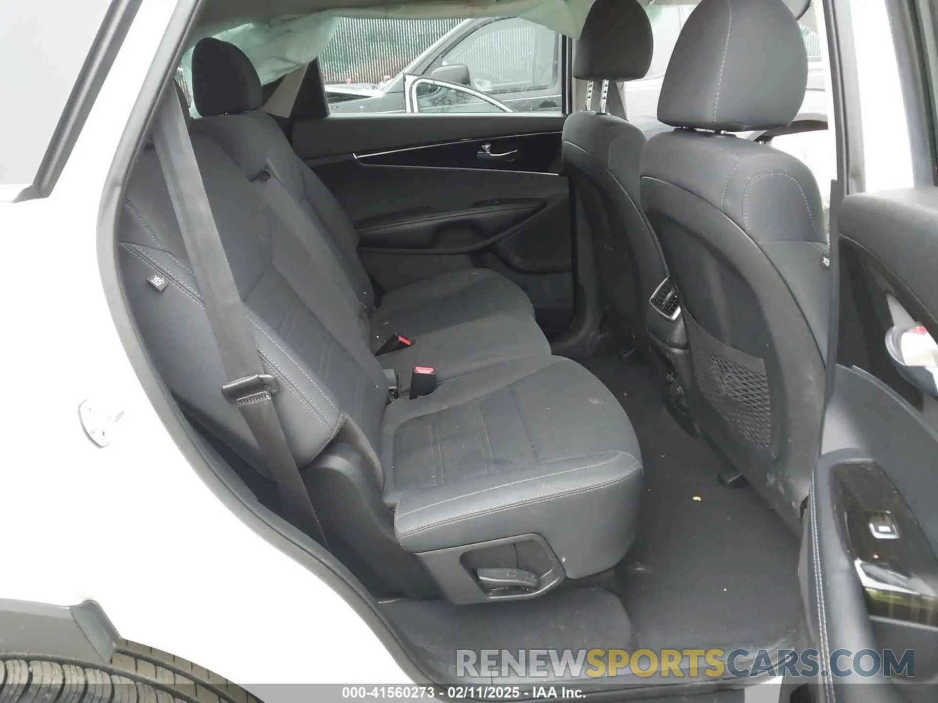 8 fotografías del automóvil dañado 5XYPGDA30KG548829 KIA SORENTO 2019