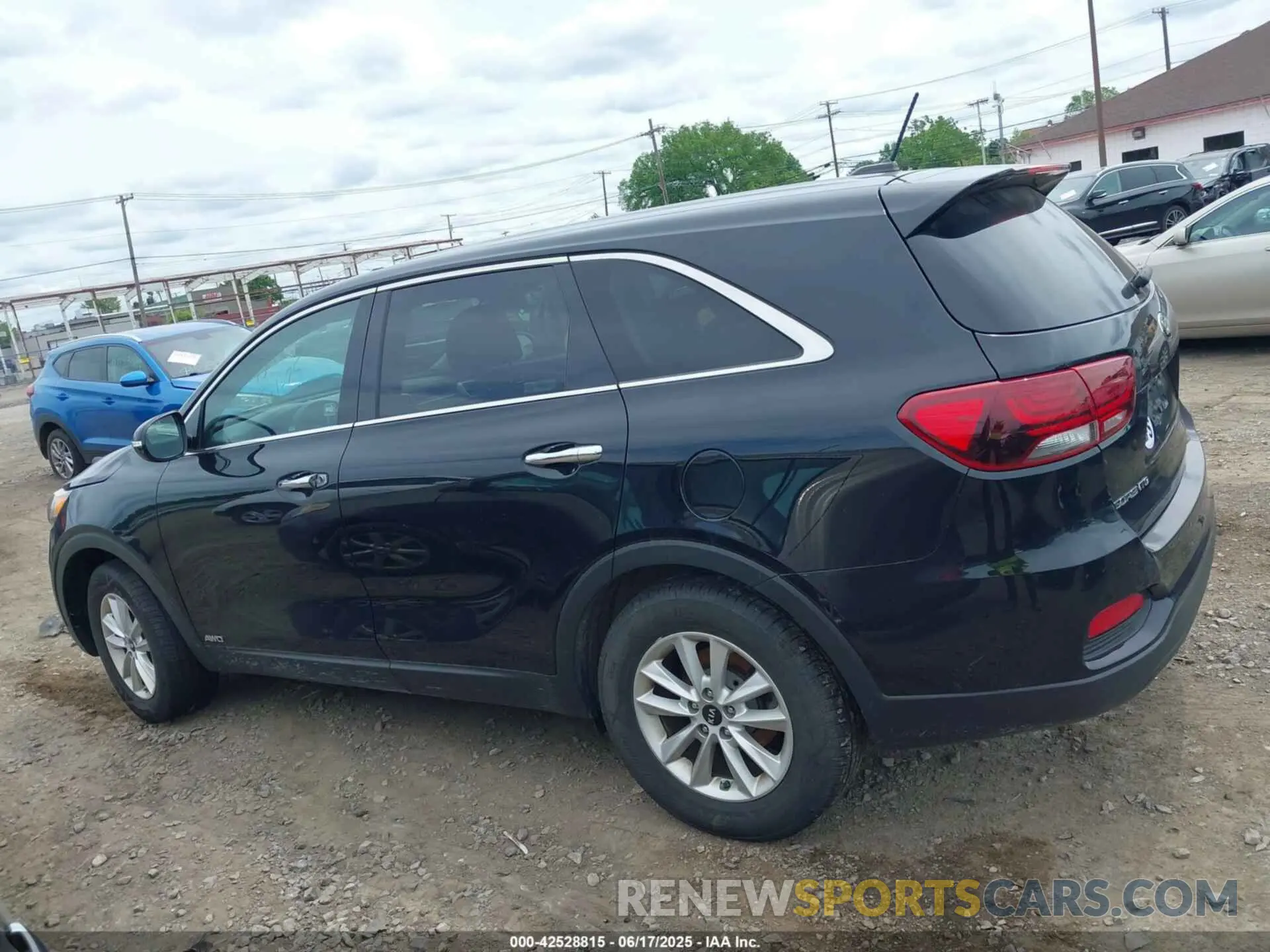 13 fotografías del automóvil dañado 5XYPGDA32KG438462 KIA SORENTO 2019