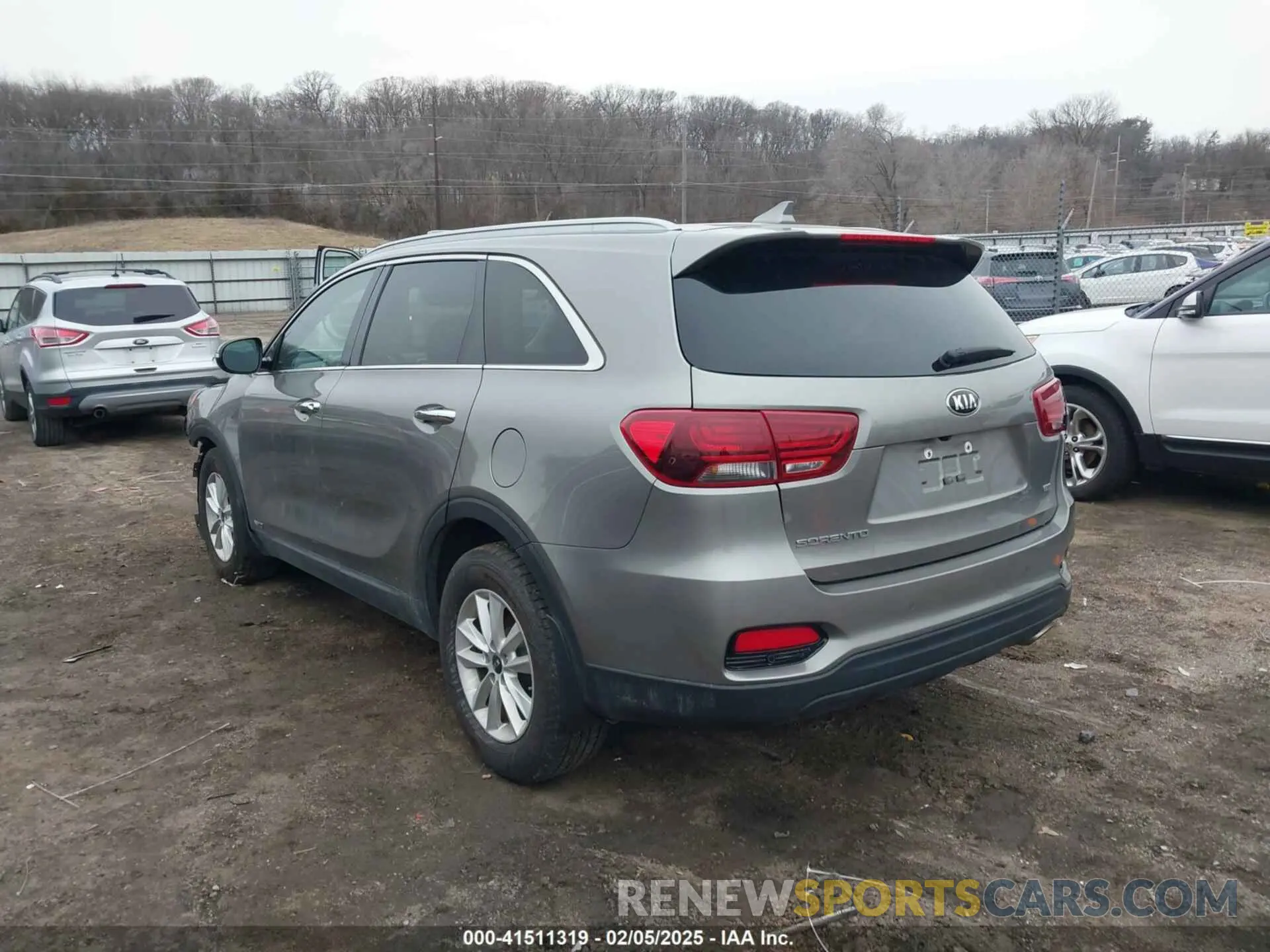 3 fotografías del automóvil dañado 5XYPGDA33KG508972 KIA SORENTO 2019