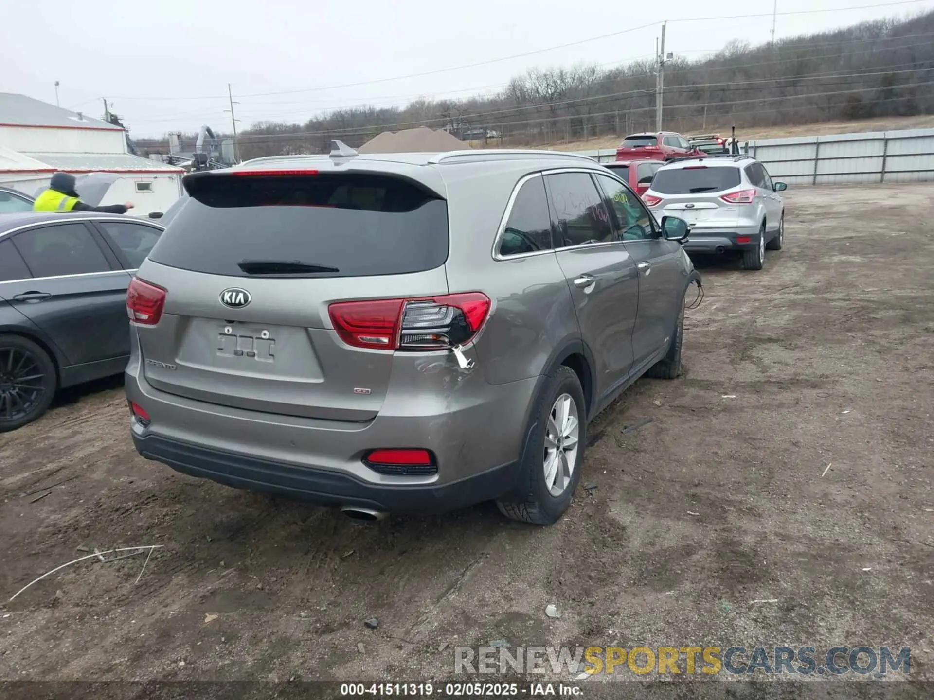 4 fotografías del automóvil dañado 5XYPGDA33KG508972 KIA SORENTO 2019