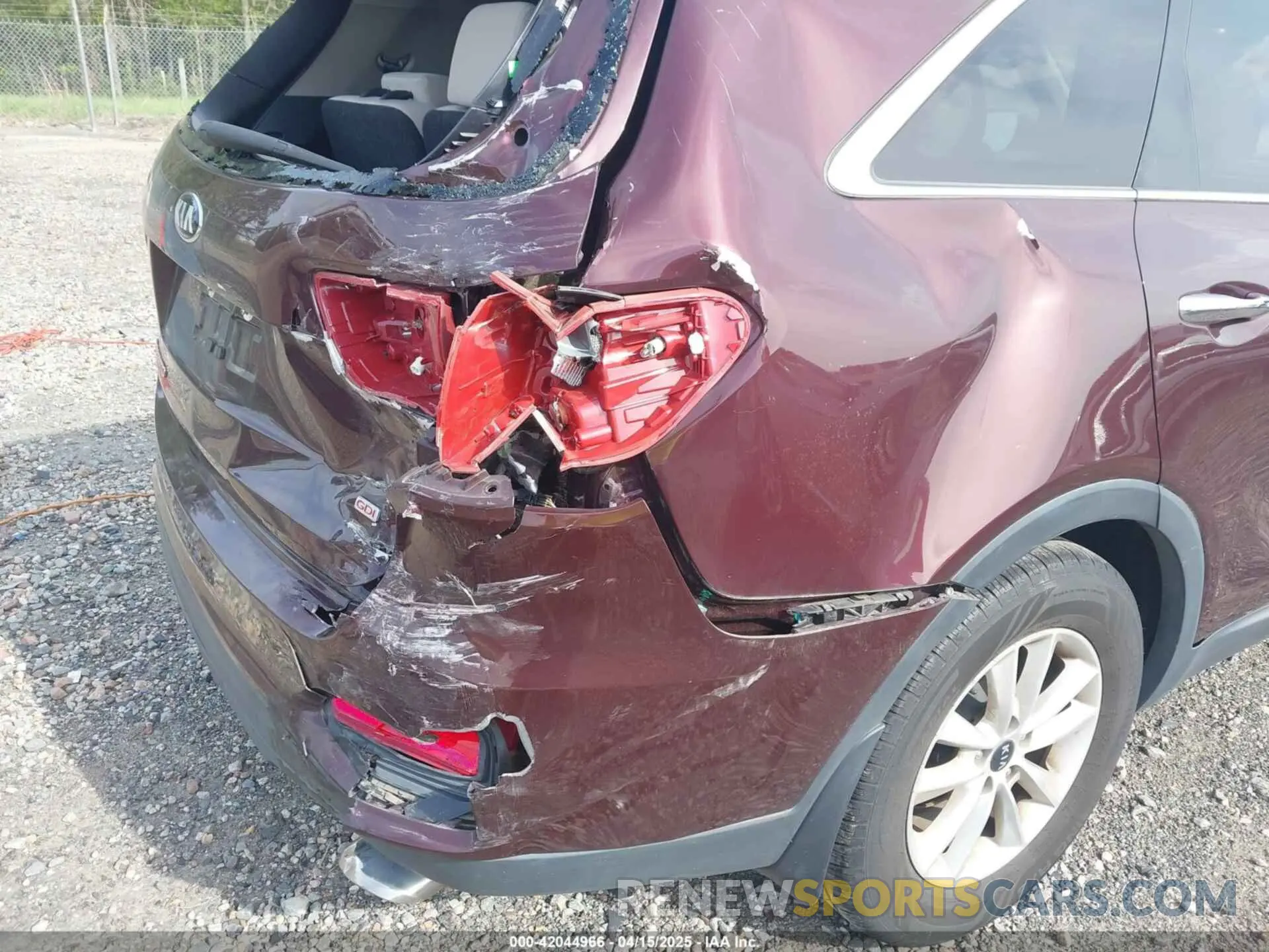 6 fotografías del automóvil dañado 5XYPGDA33KG554768 KIA SORENTO 2019