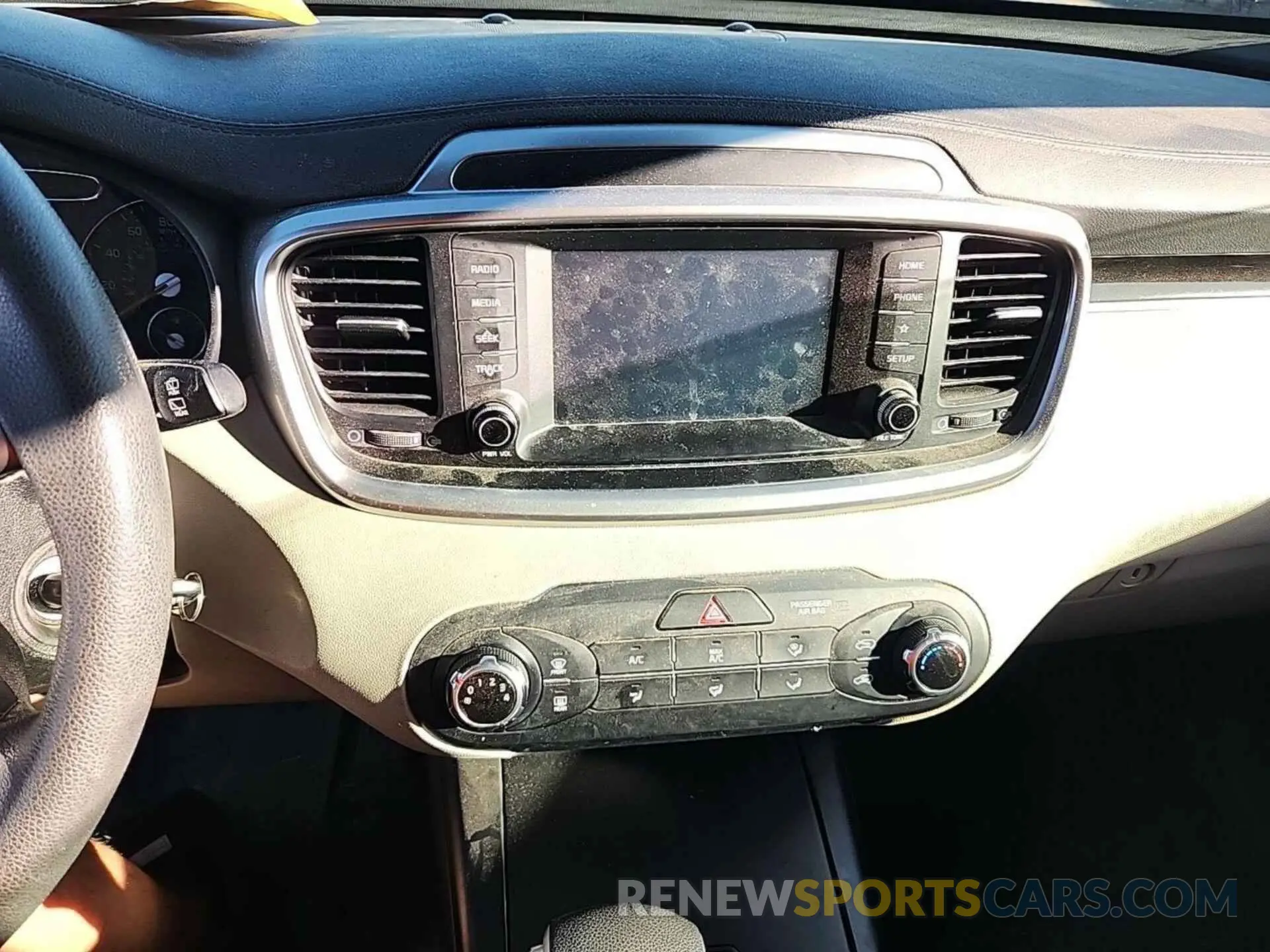 17 fotografías del automóvil dañado 5XYPGDA34KG503750 KIA SORENTO 2019