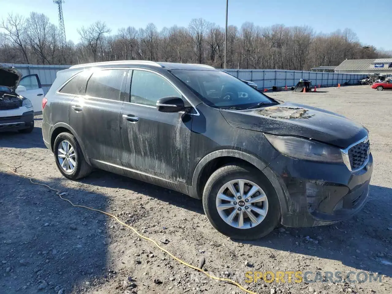 4 fotografías del automóvil dañado 5XYPGDA35KG450640 KIA SORENTO 2019