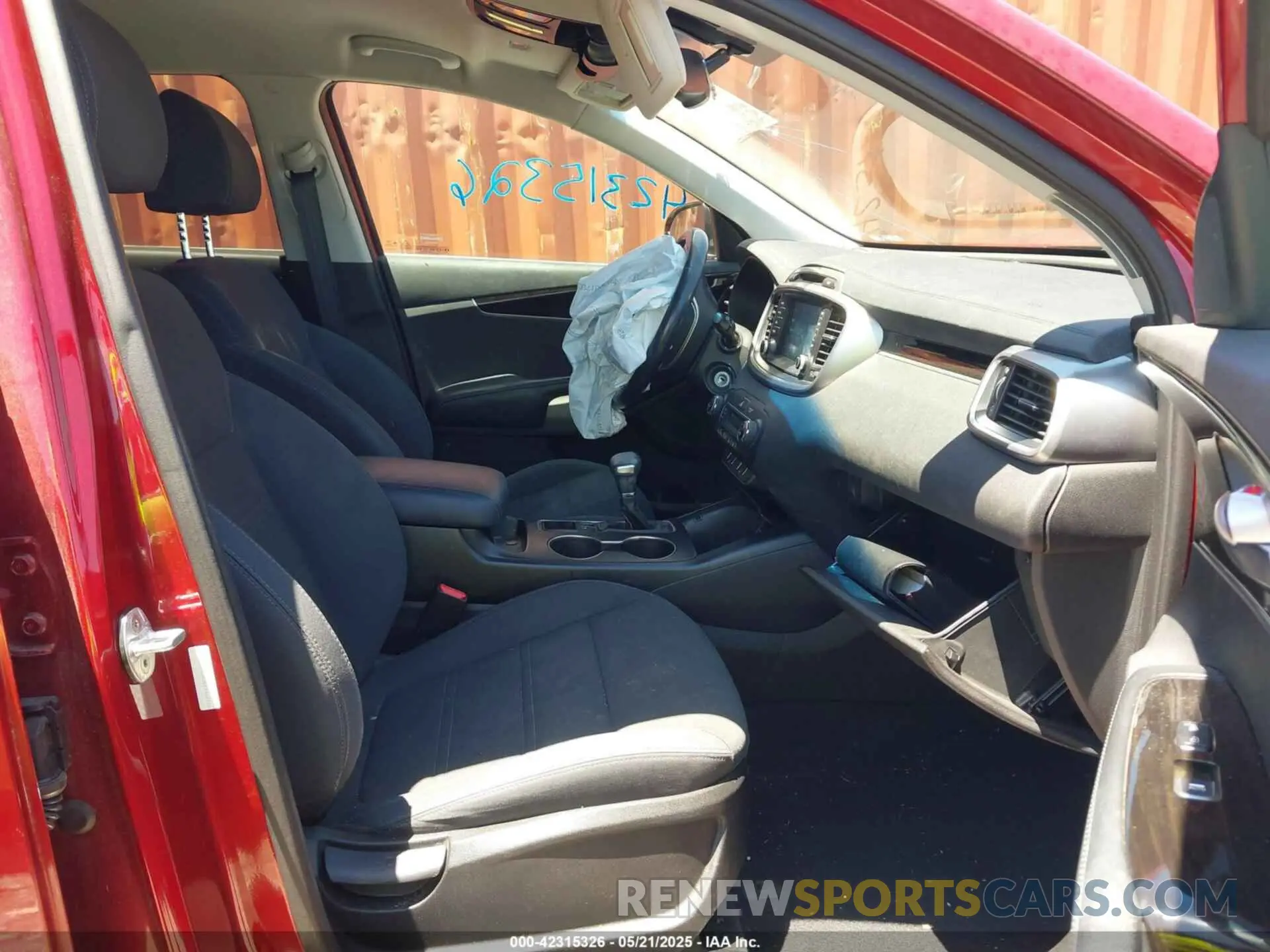5 fotografías del automóvil dañado 5XYPGDA36KG469200 KIA SORENTO 2019