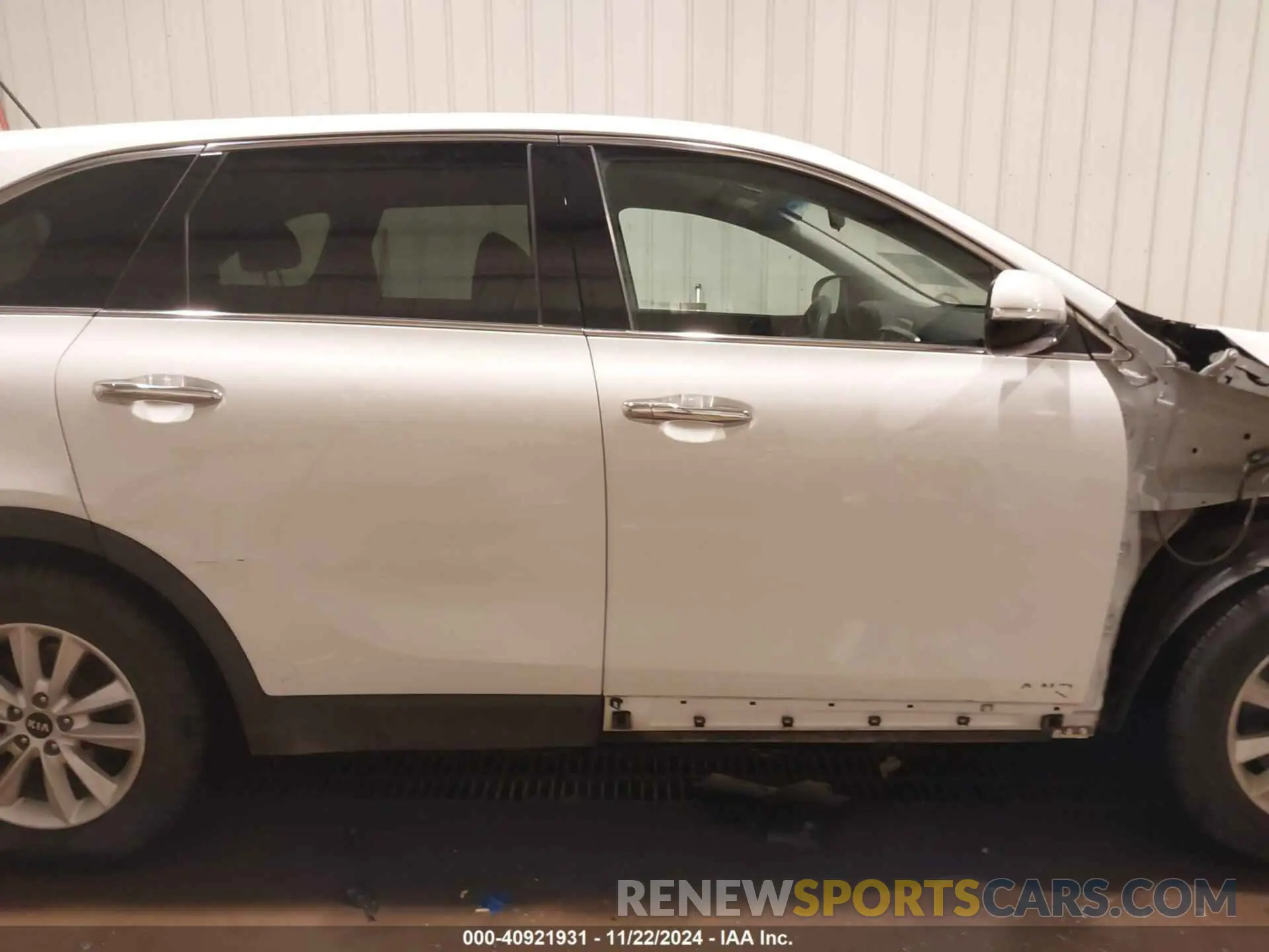 14 fotografías del automóvil dañado 5XYPGDA36KG542596 KIA SORENTO 2019