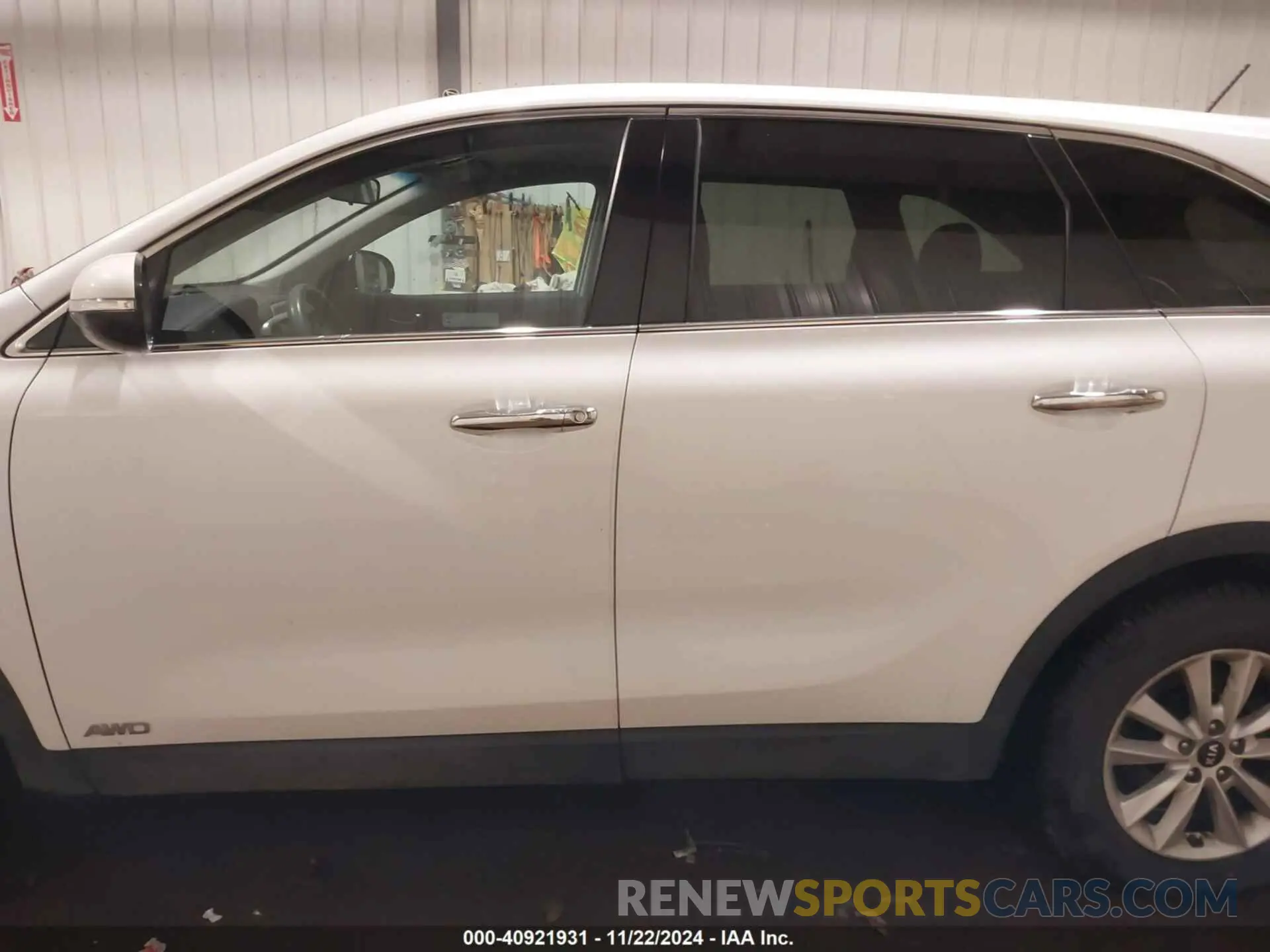 15 fotografías del automóvil dañado 5XYPGDA36KG542596 KIA SORENTO 2019