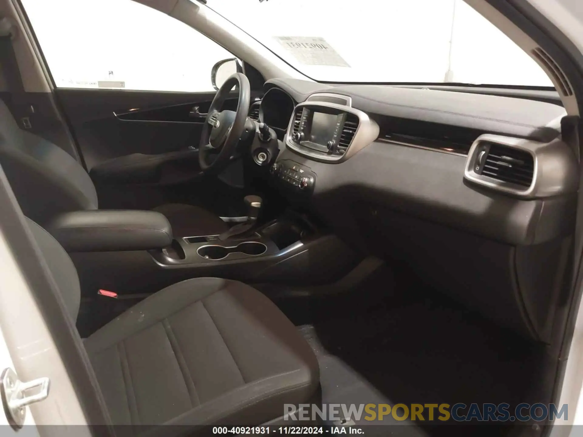 5 fotografías del automóvil dañado 5XYPGDA36KG542596 KIA SORENTO 2019