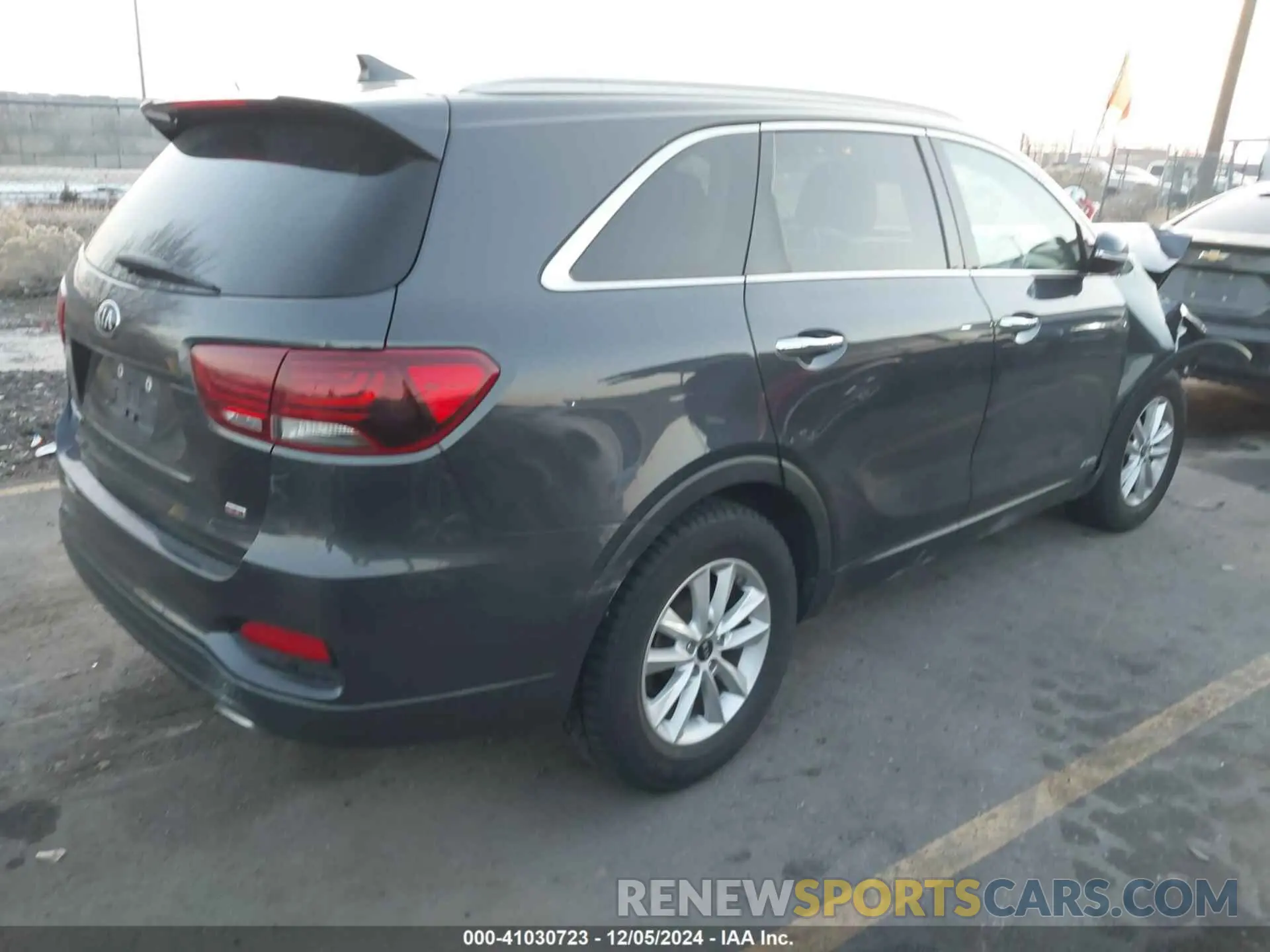 4 fotografías del automóvil dañado 5XYPGDA37KG529646 KIA SORENTO 2019