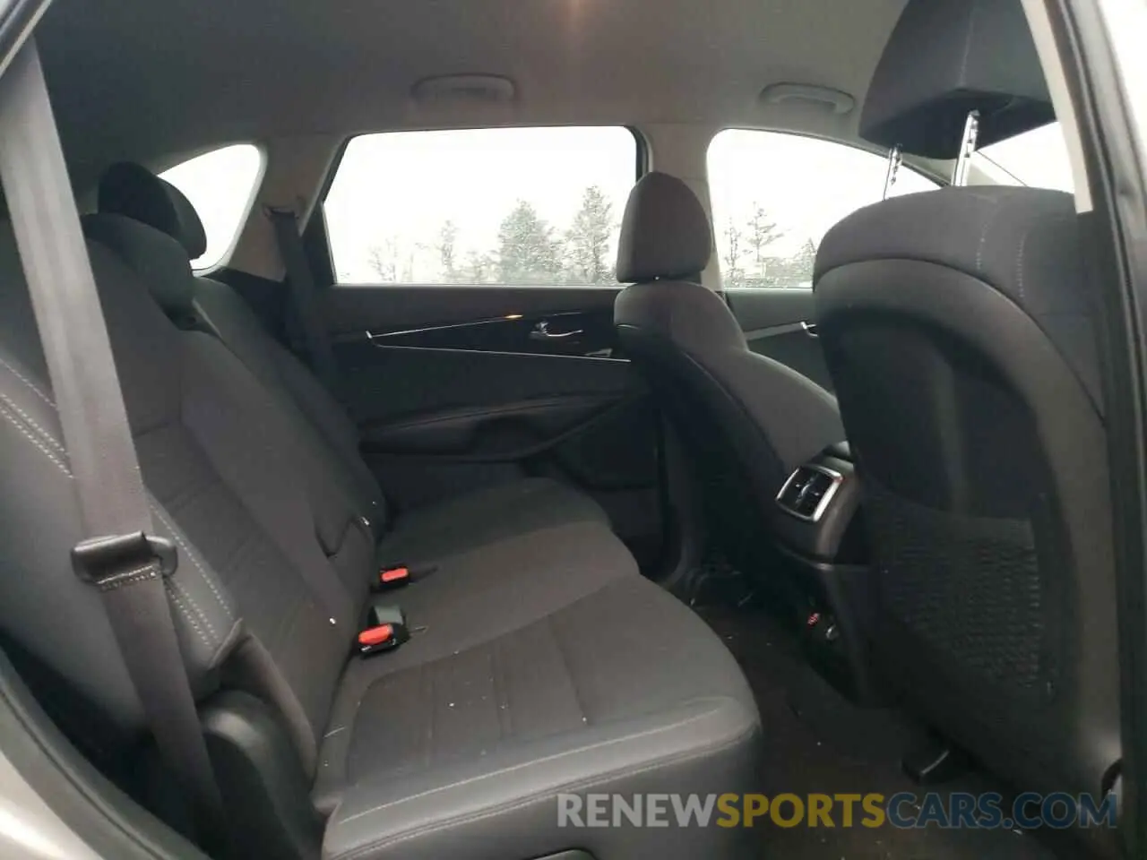 11 fotografías del automóvil dañado 5XYPGDA38KG429636 KIA SORENTO 2019