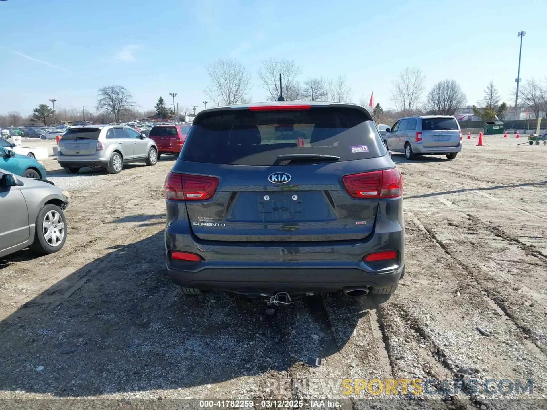 15 fotografías del automóvil dañado 5XYPGDA38KG515237 KIA SORENTO 2019