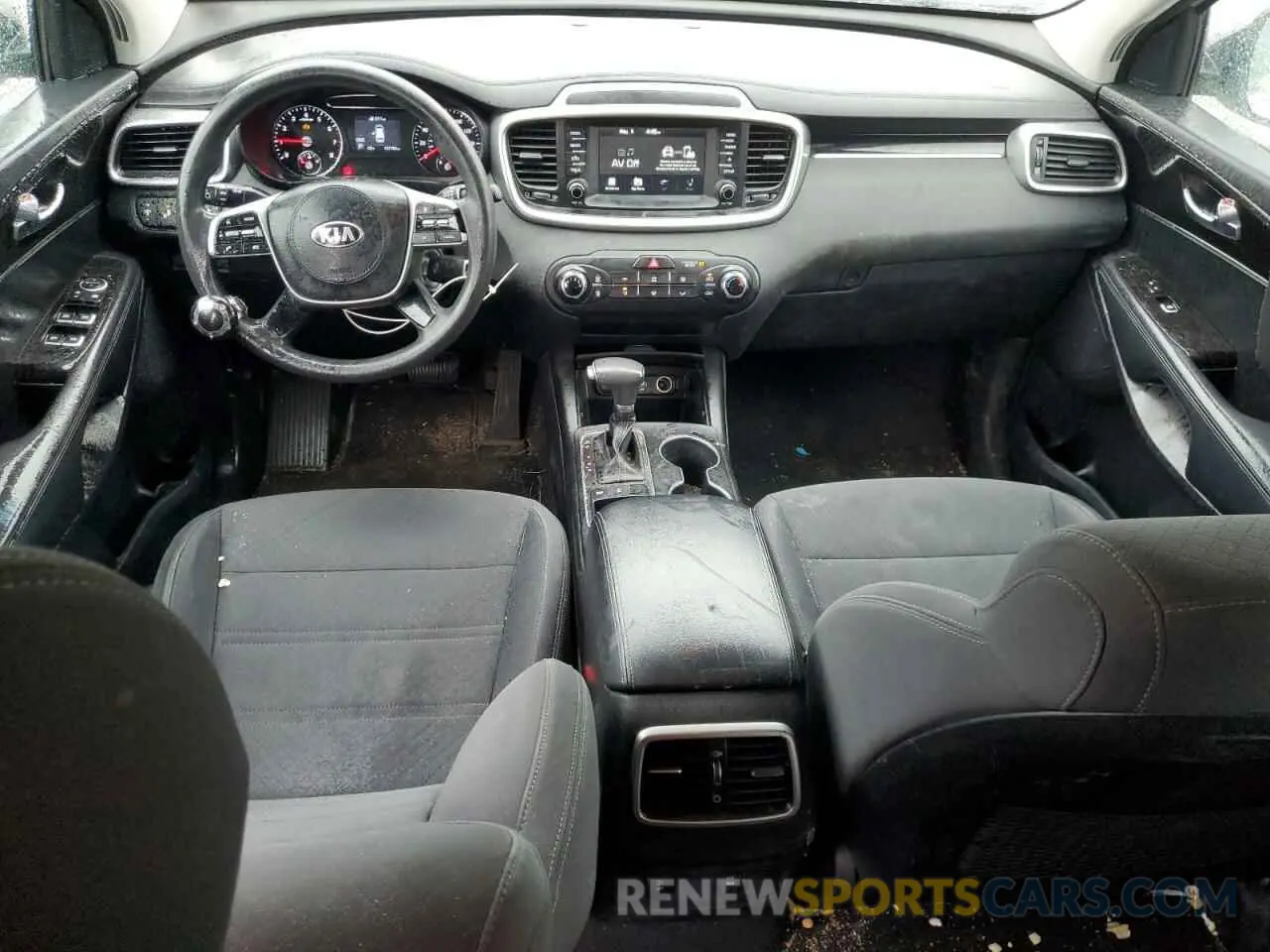 8 fotografías del automóvil dañado 5XYPGDA38KG545208 KIA SORENTO 2019