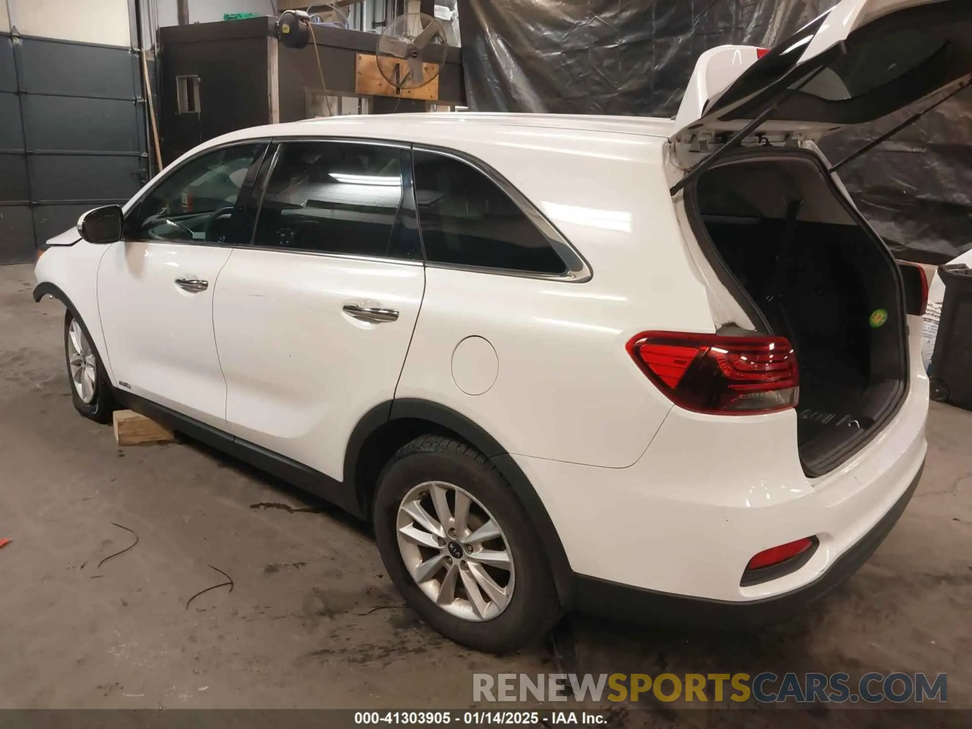3 fotografías del automóvil dañado 5XYPGDA38KG558444 KIA SORENTO 2019