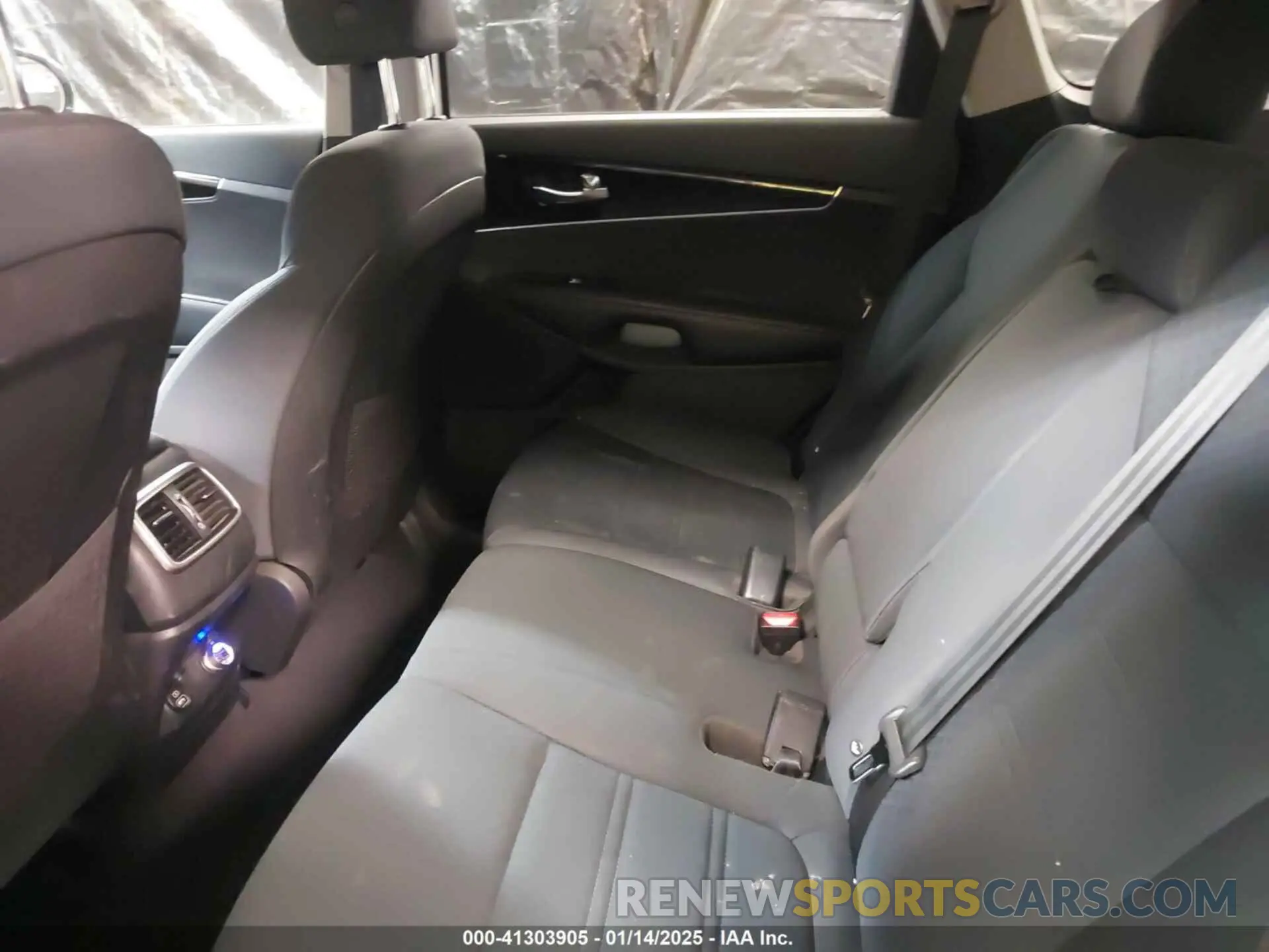 8 fotografías del automóvil dañado 5XYPGDA38KG558444 KIA SORENTO 2019