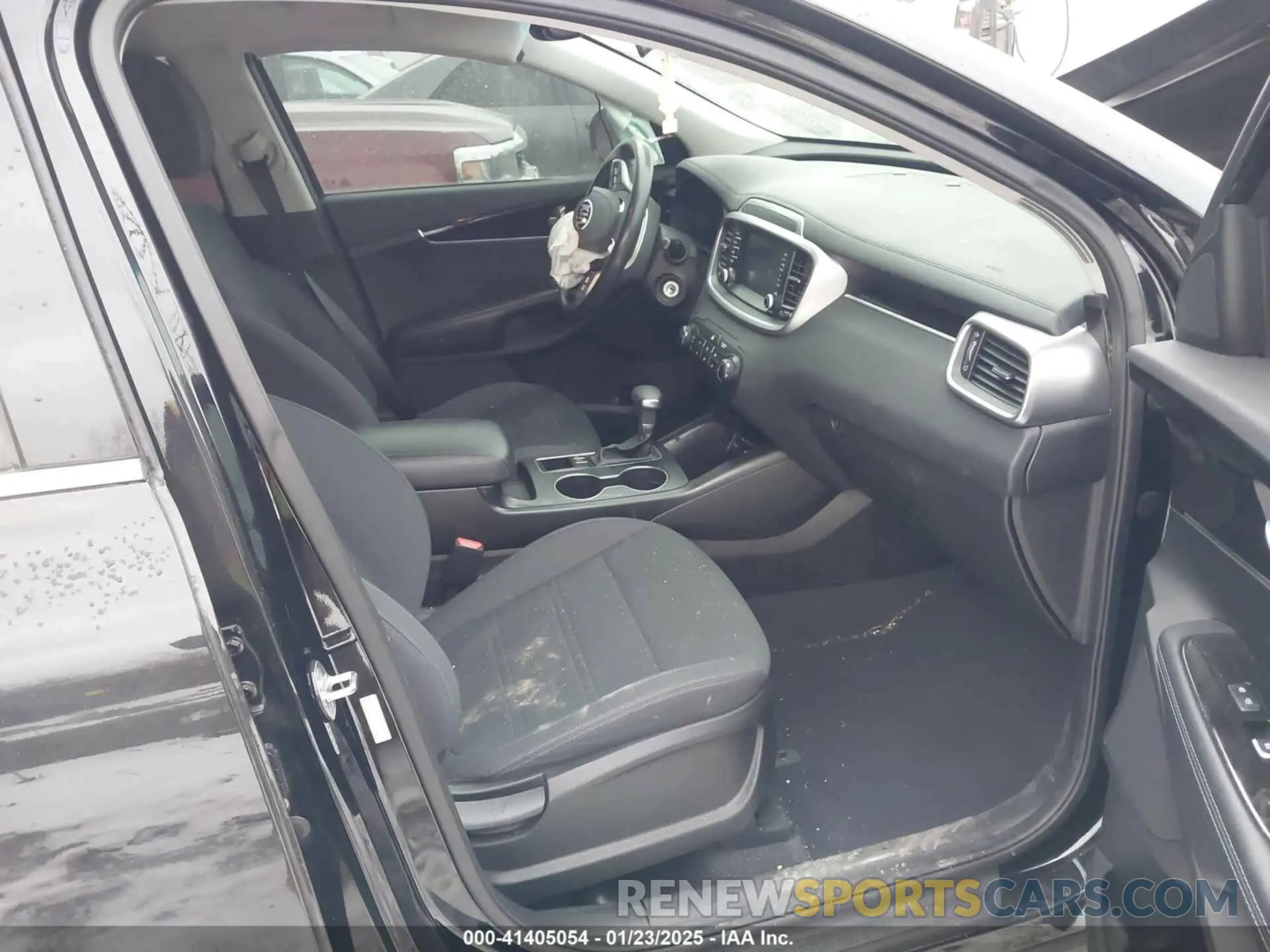 5 fotografías del automóvil dañado 5XYPGDA38KG575647 KIA SORENTO 2019