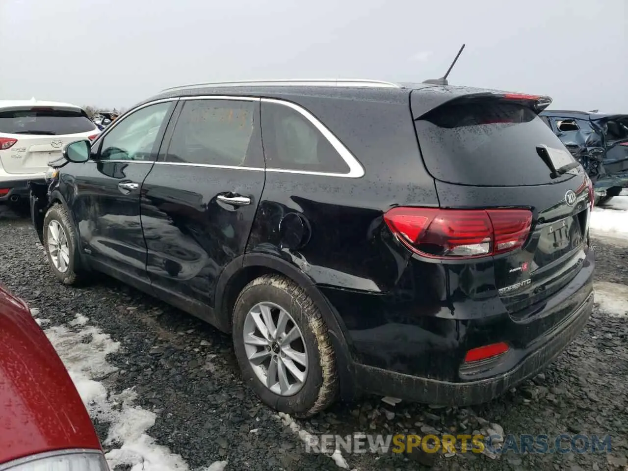 2 fotografías del automóvil dañado 5XYPGDA38KG606136 KIA SORENTO 2019