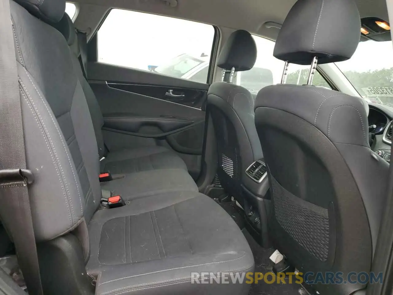 11 fotografías del automóvil dañado 5XYPGDA50KG488956 KIA SORENTO 2019
