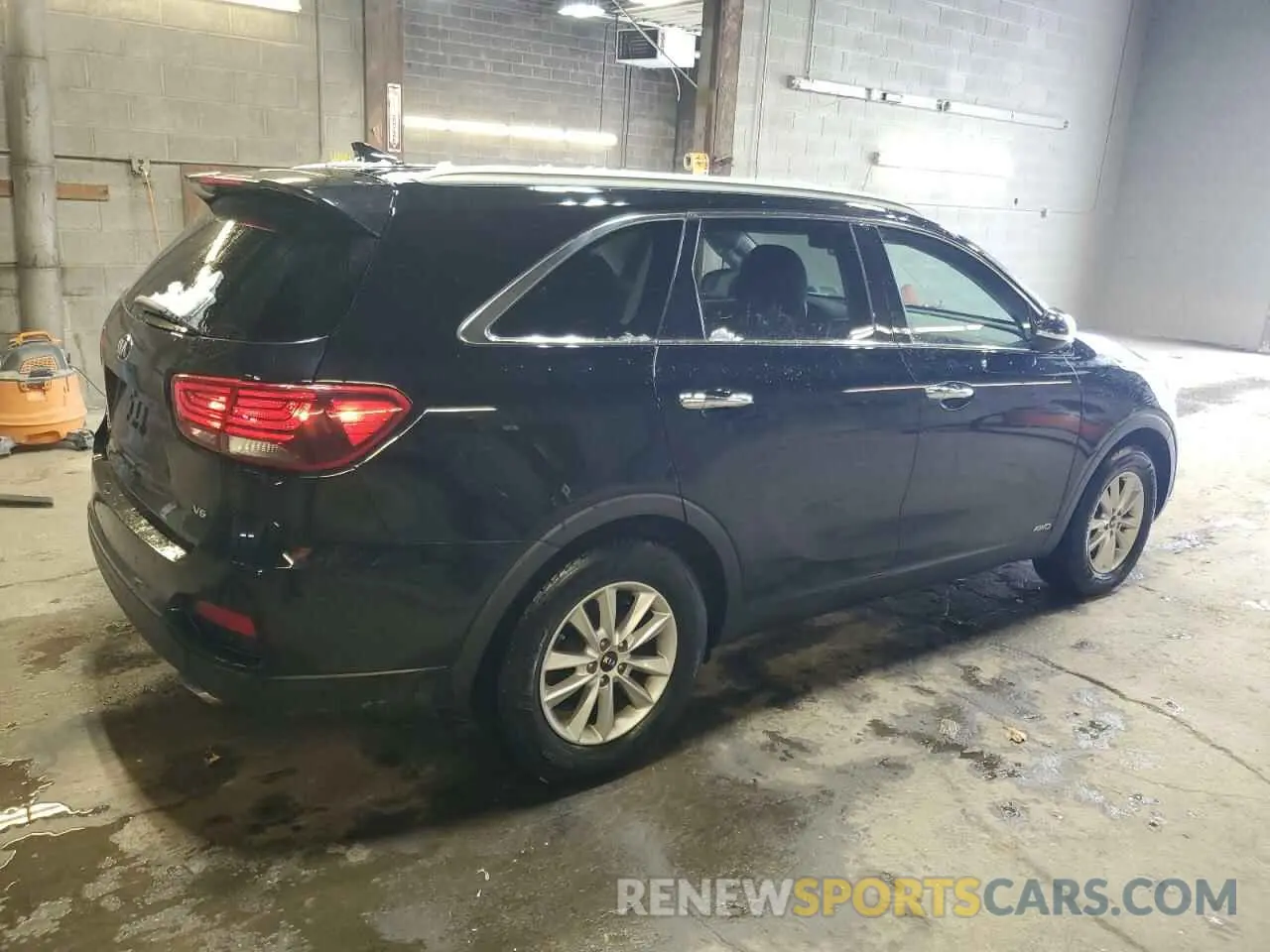 3 fotografías del automóvil dañado 5XYPGDA50KG492957 KIA SORENTO 2019