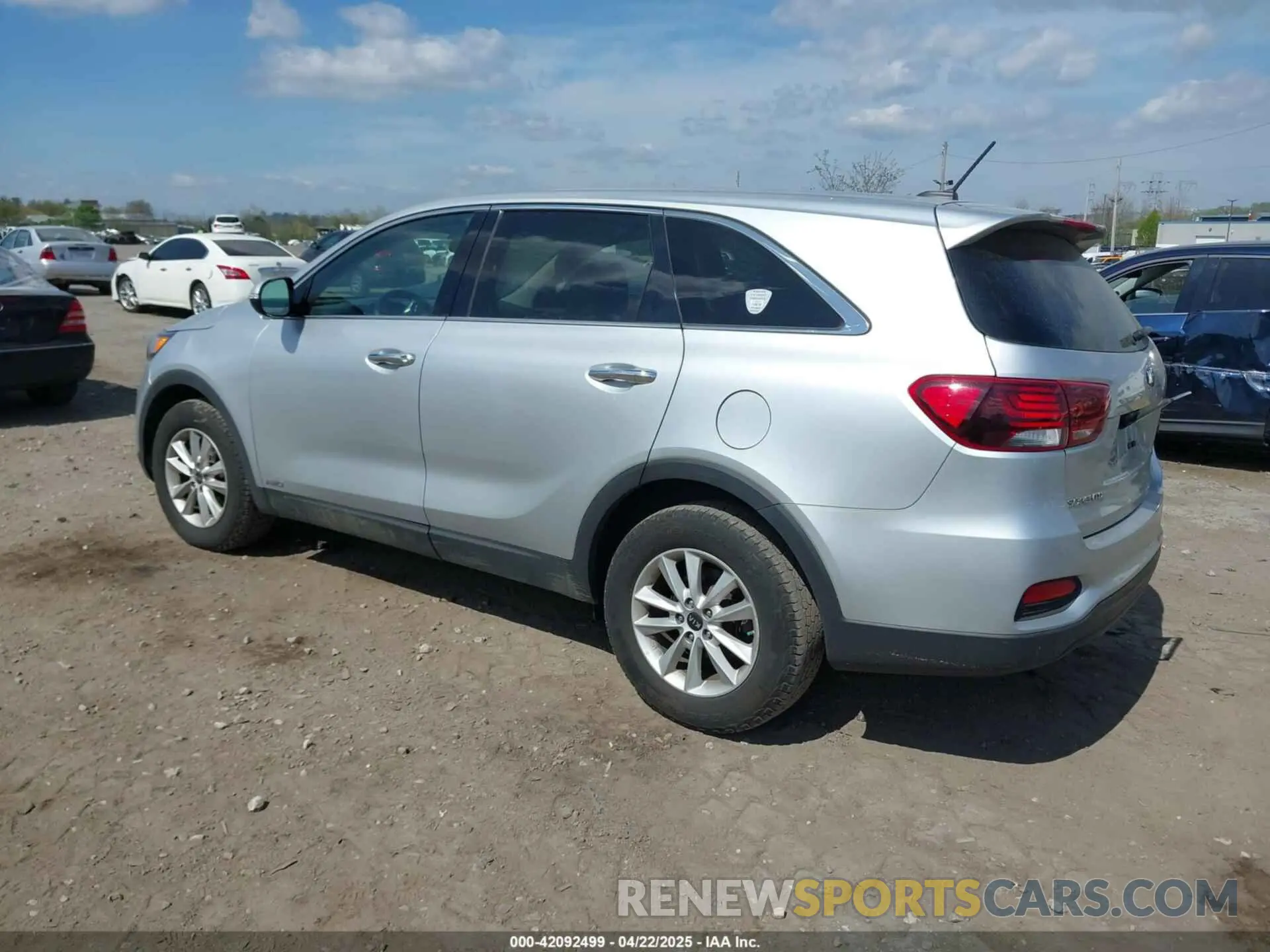 3 fotografías del automóvil dañado 5XYPGDA51KG571442 KIA SORENTO 2019