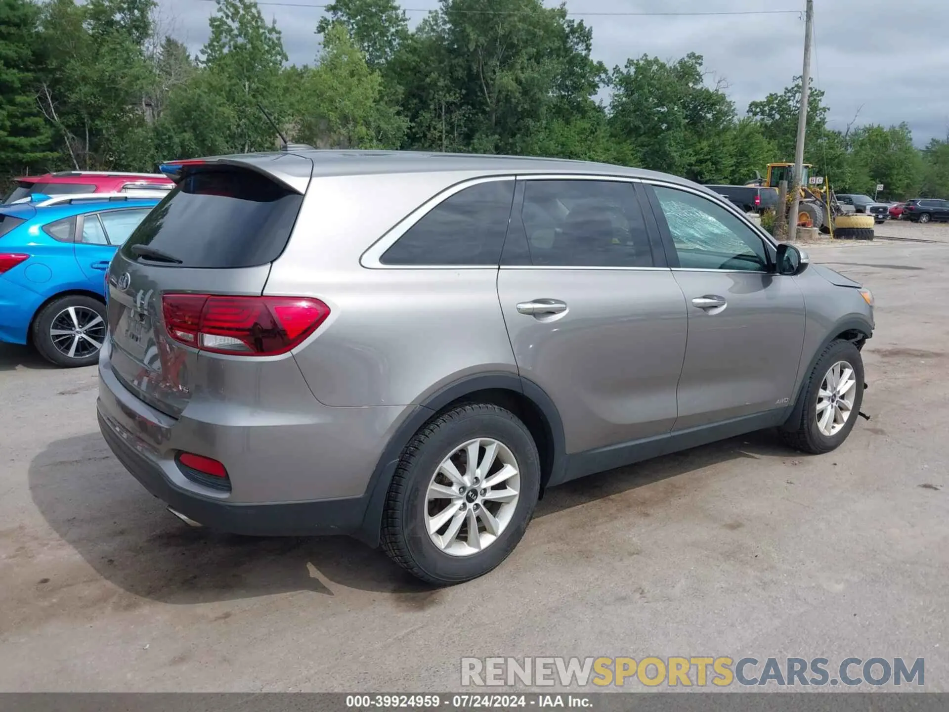4 fotografías del automóvil dañado 5XYPGDA52KG457482 KIA SORENTO 2019