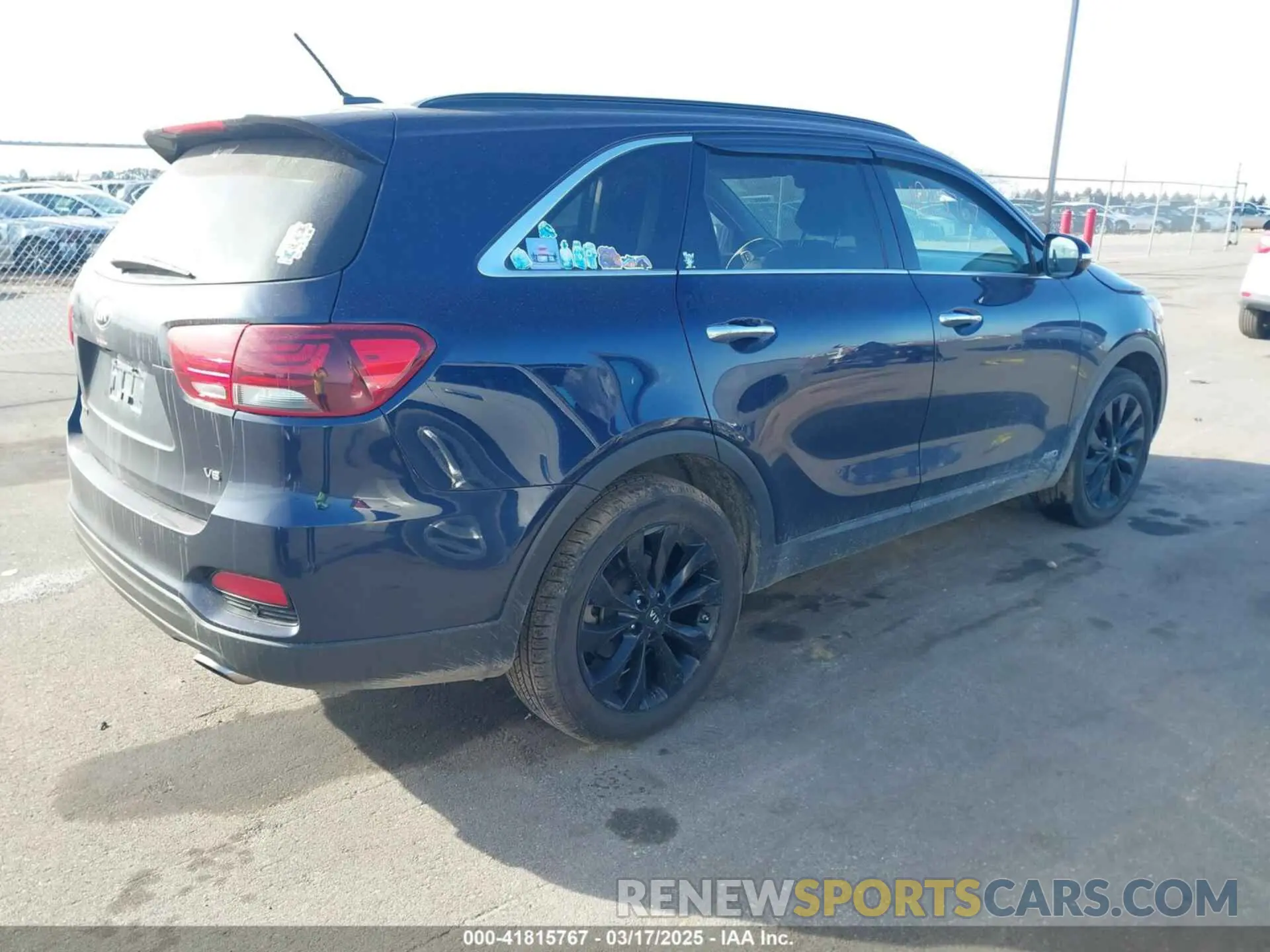 4 fotografías del automóvil dañado 5XYPGDA52KG602679 KIA SORENTO 2019