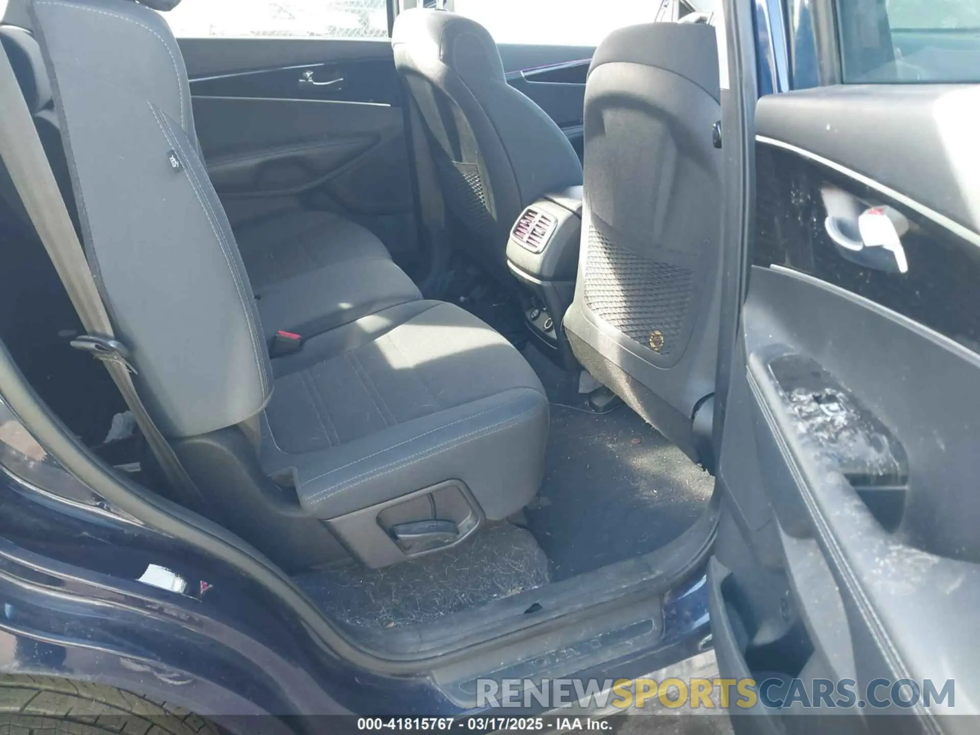 8 fotografías del automóvil dañado 5XYPGDA52KG602679 KIA SORENTO 2019