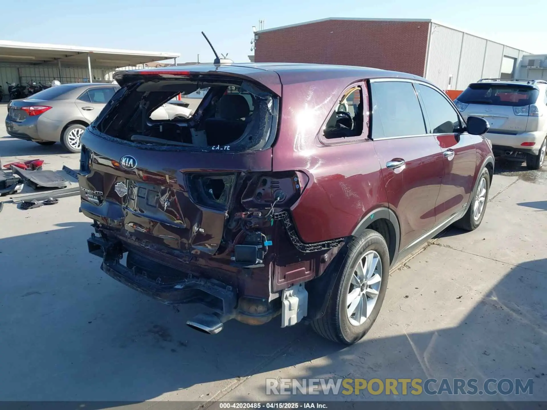 4 fotografías del automóvil dañado 5XYPGDA53KG444952 KIA SORENTO 2019