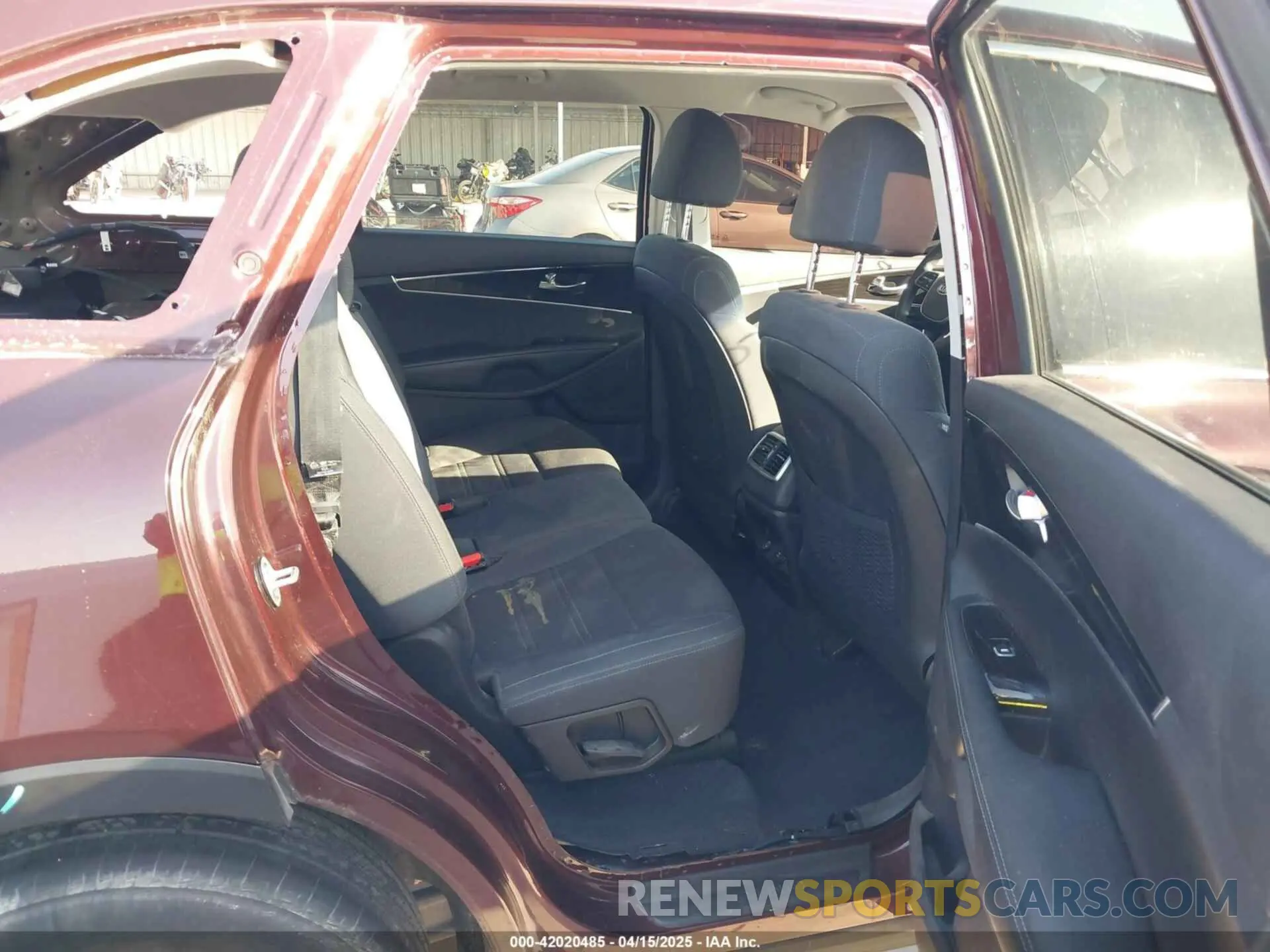 8 fotografías del automóvil dañado 5XYPGDA53KG444952 KIA SORENTO 2019
