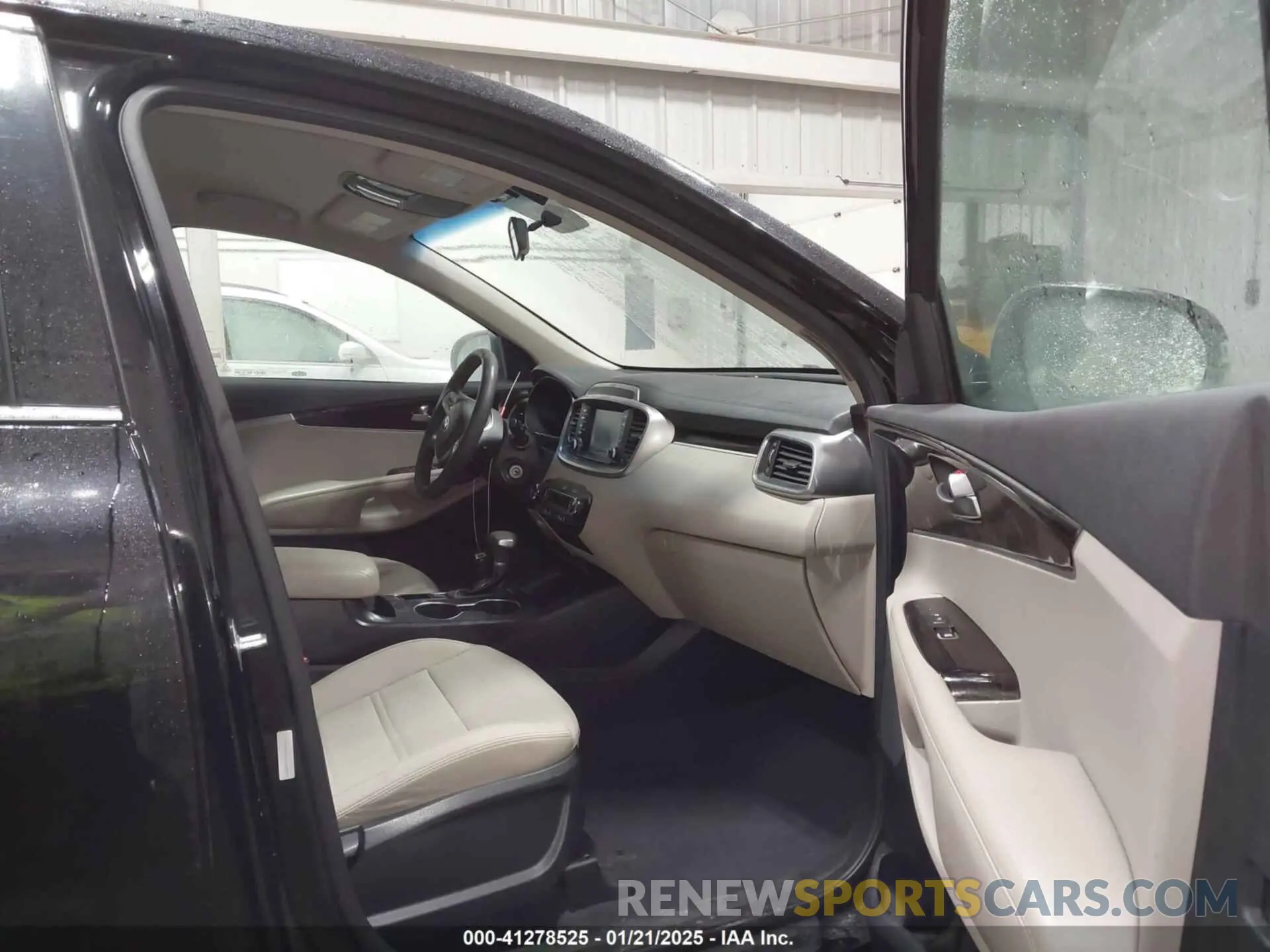 5 fotografías del automóvil dañado 5XYPGDA53KG449911 KIA SORENTO 2019