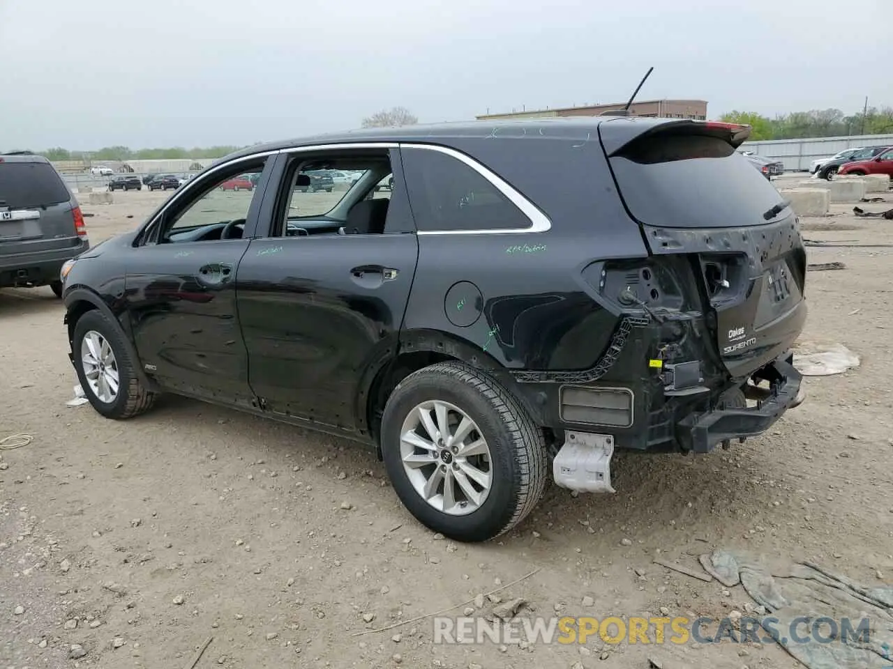 2 fotografías del automóvil dañado 5XYPGDA54KG444104 KIA SORENTO 2019