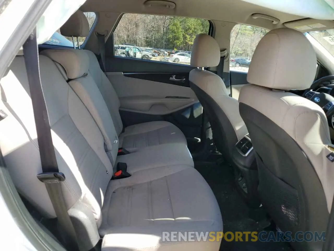 11 fotografías del automóvil dañado 5XYPGDA54KG483145 KIA SORENTO 2019