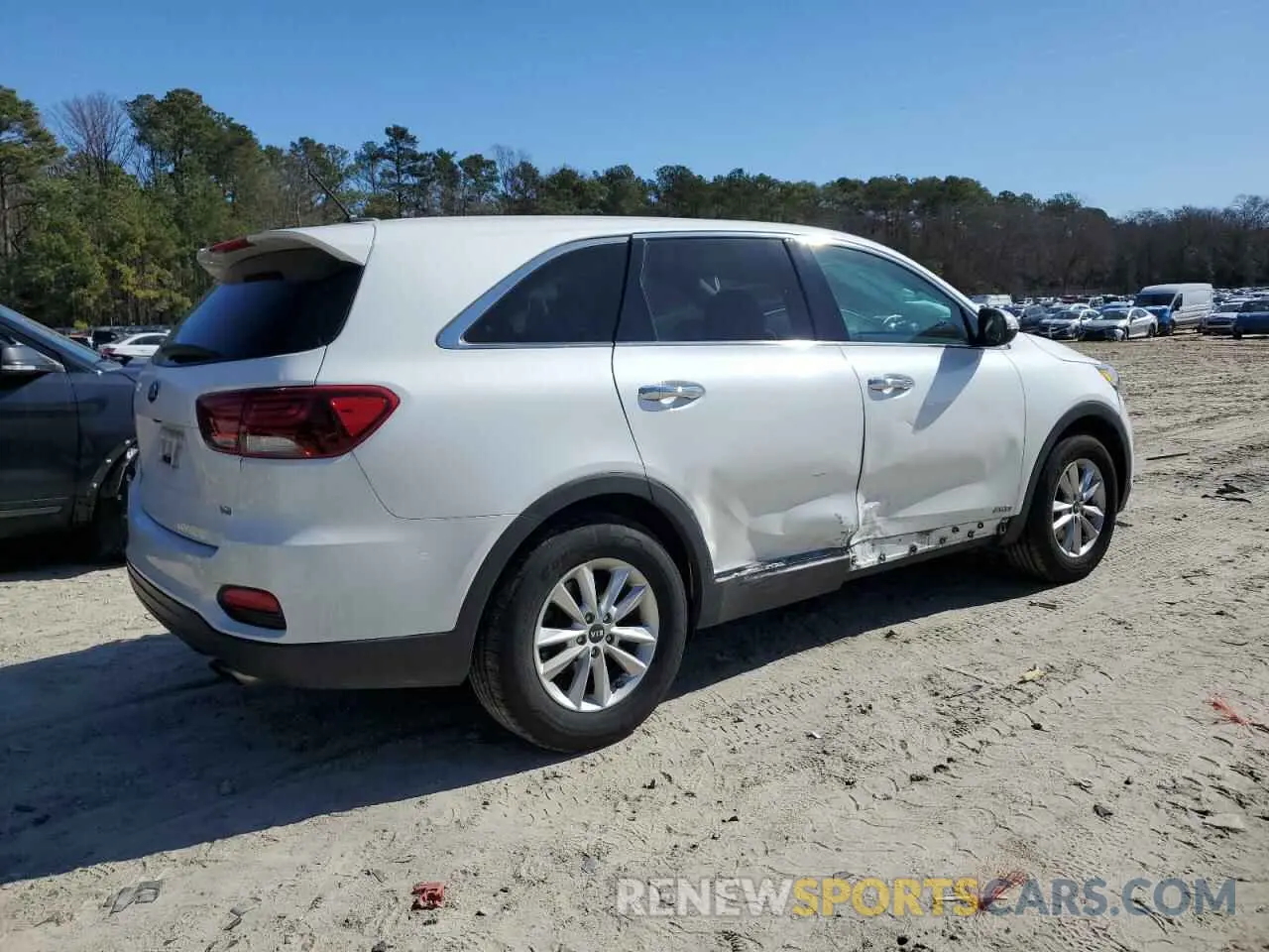 3 fotografías del automóvil dañado 5XYPGDA54KG483145 KIA SORENTO 2019