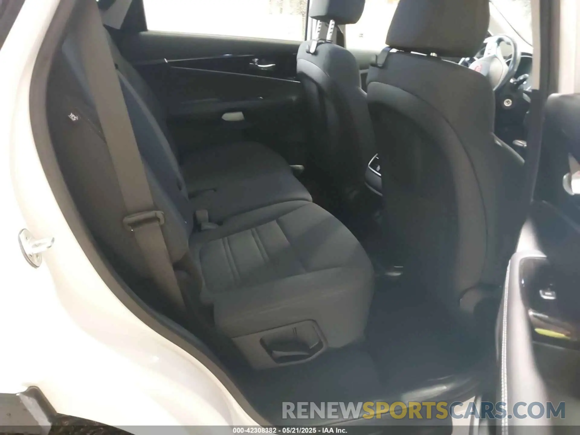 8 fotografías del automóvil dañado 5XYPGDA54KG582709 KIA SORENTO 2019