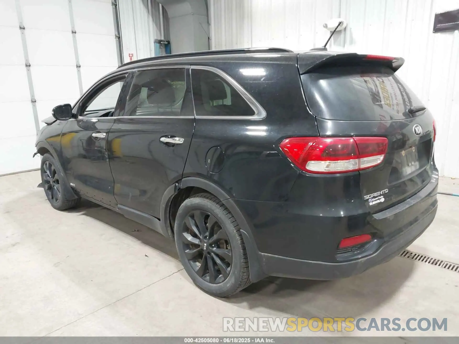 3 fotografías del automóvil dañado 5XYPGDA54KG584282 KIA SORENTO 2019
