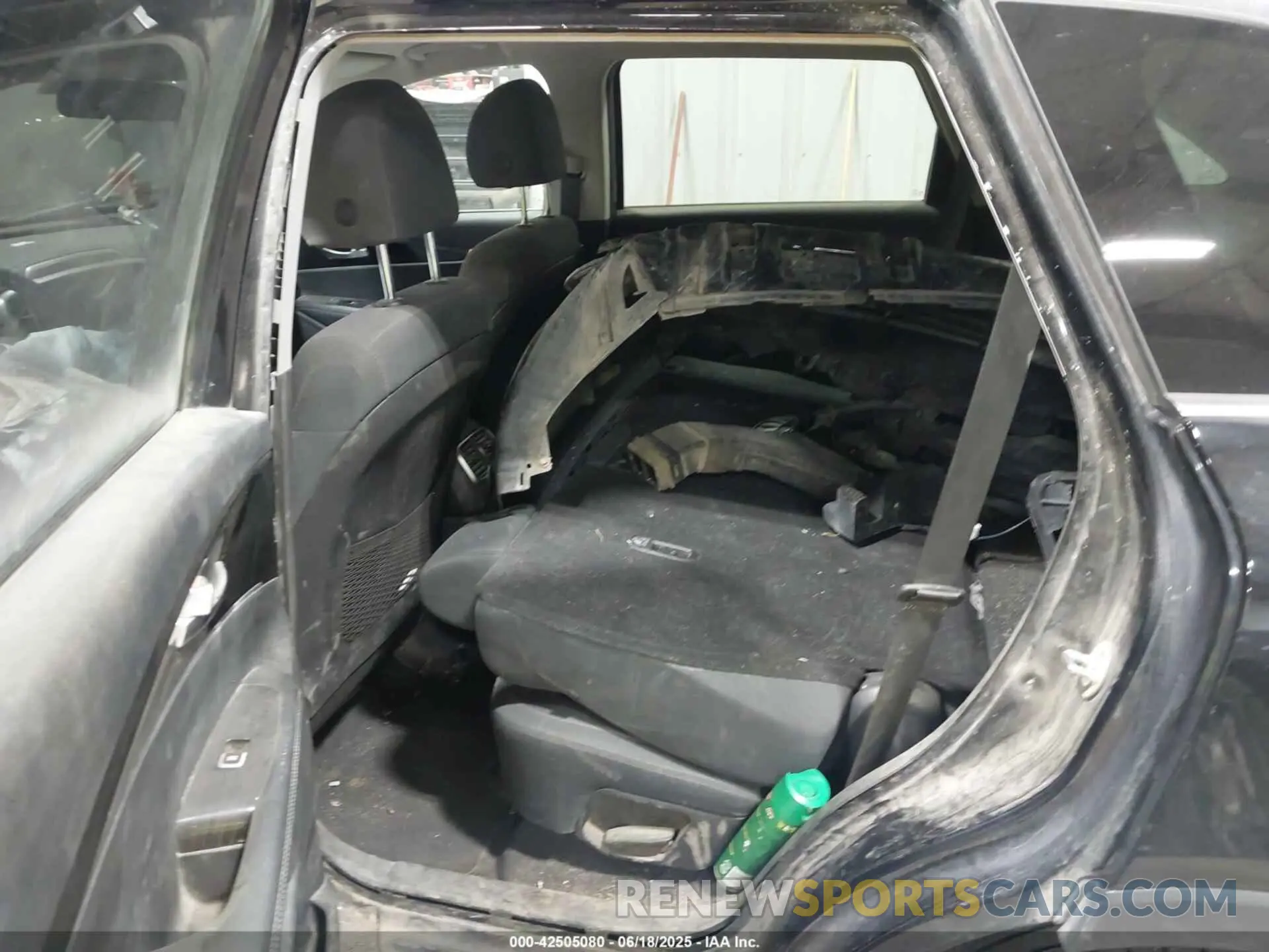 8 fotografías del automóvil dañado 5XYPGDA54KG584282 KIA SORENTO 2019