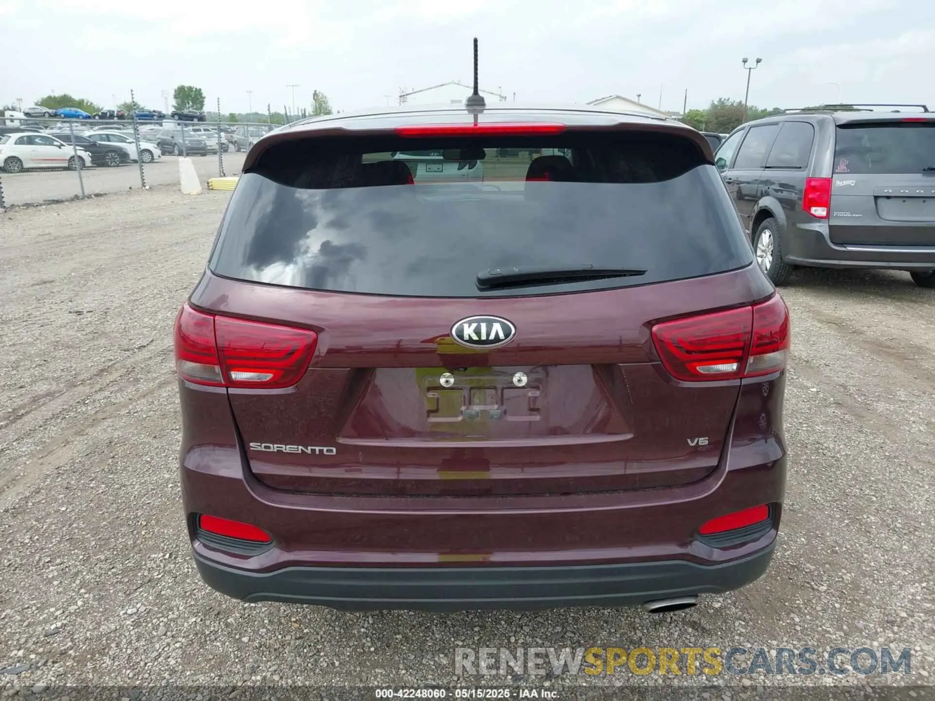 16 fotografías del automóvil dañado 5XYPGDA55KG447576 KIA SORENTO 2019