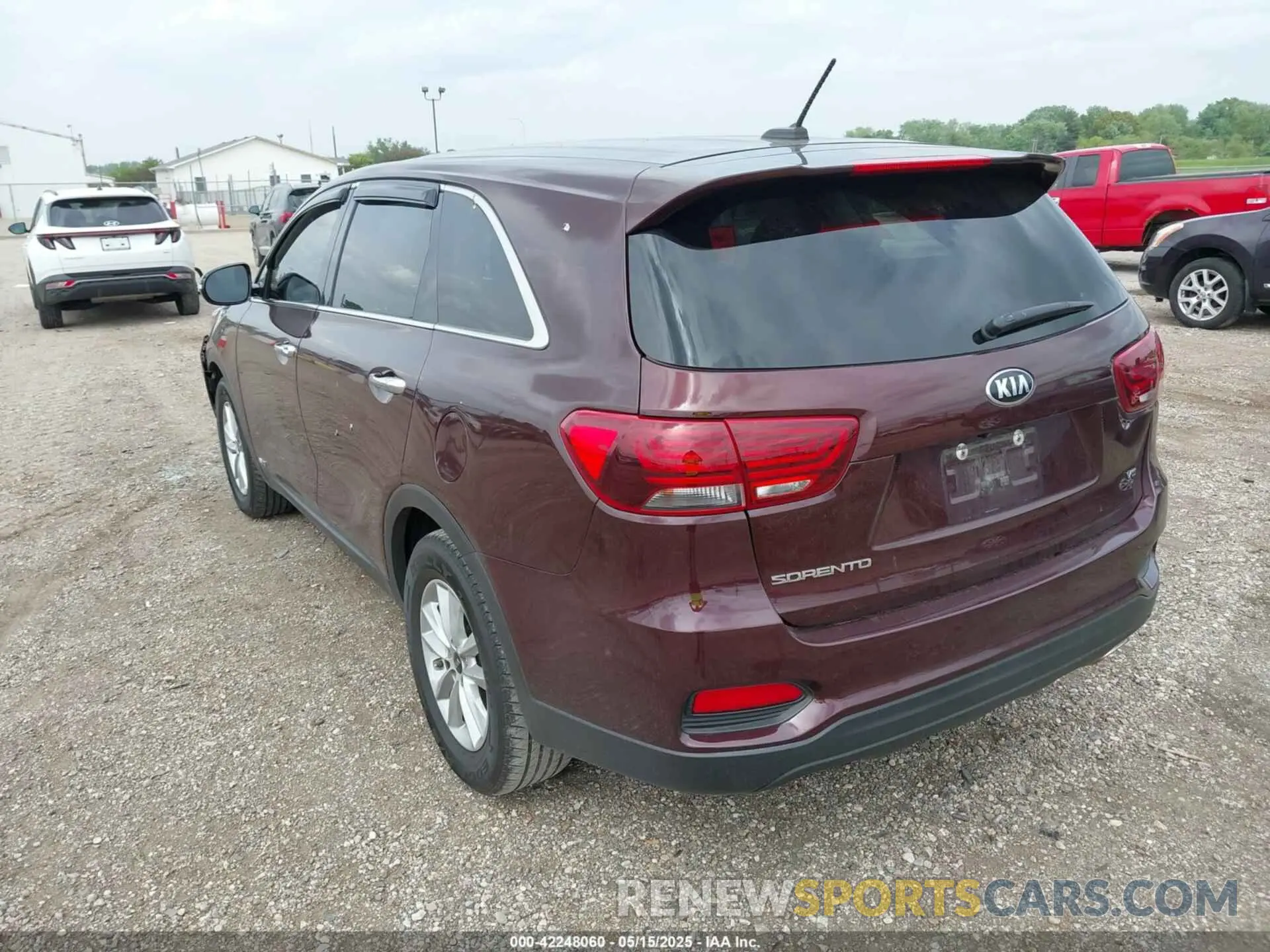 3 fotografías del automóvil dañado 5XYPGDA55KG447576 KIA SORENTO 2019