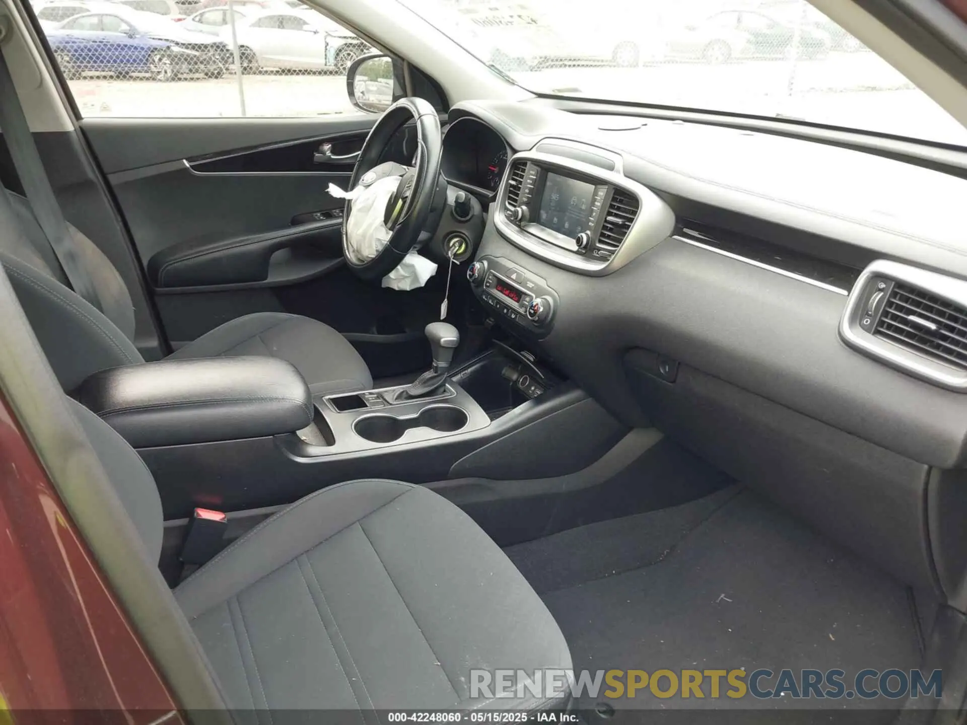 5 fotografías del automóvil dañado 5XYPGDA55KG447576 KIA SORENTO 2019