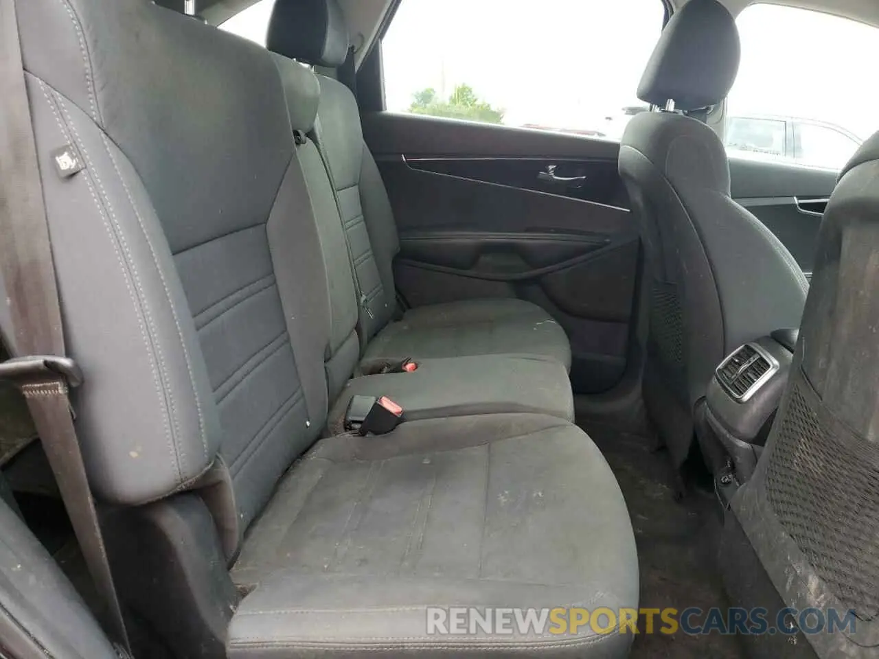 11 fotografías del automóvil dañado 5XYPGDA55KG505878 KIA SORENTO 2019