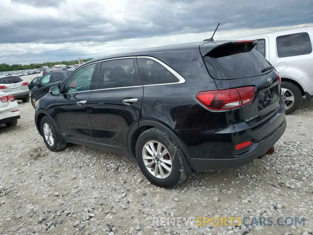 2 fotografías del automóvil dañado 5XYPGDA55KG505878 KIA SORENTO 2019