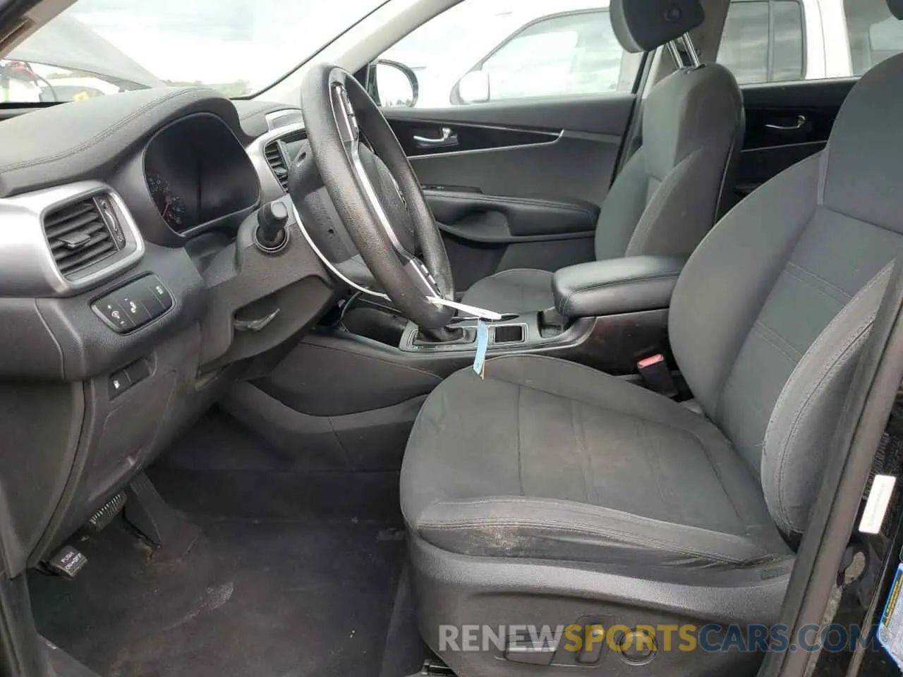 7 fotografías del automóvil dañado 5XYPGDA55KG505878 KIA SORENTO 2019