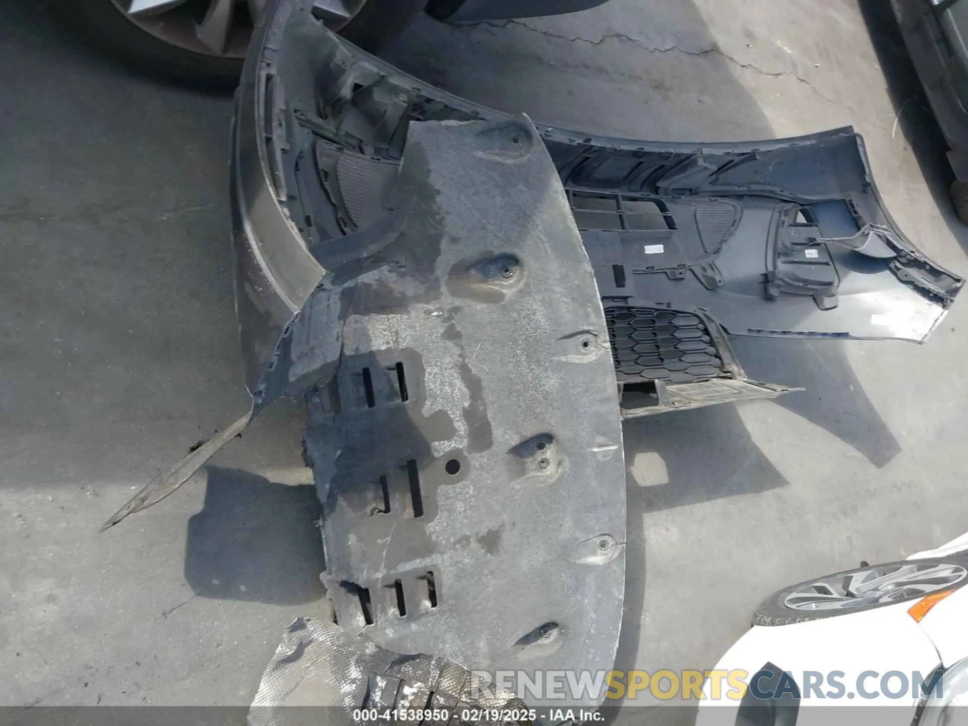 12 fotografías del automóvil dañado 5XYPGDA55KG553235 KIA SORENTO 2019