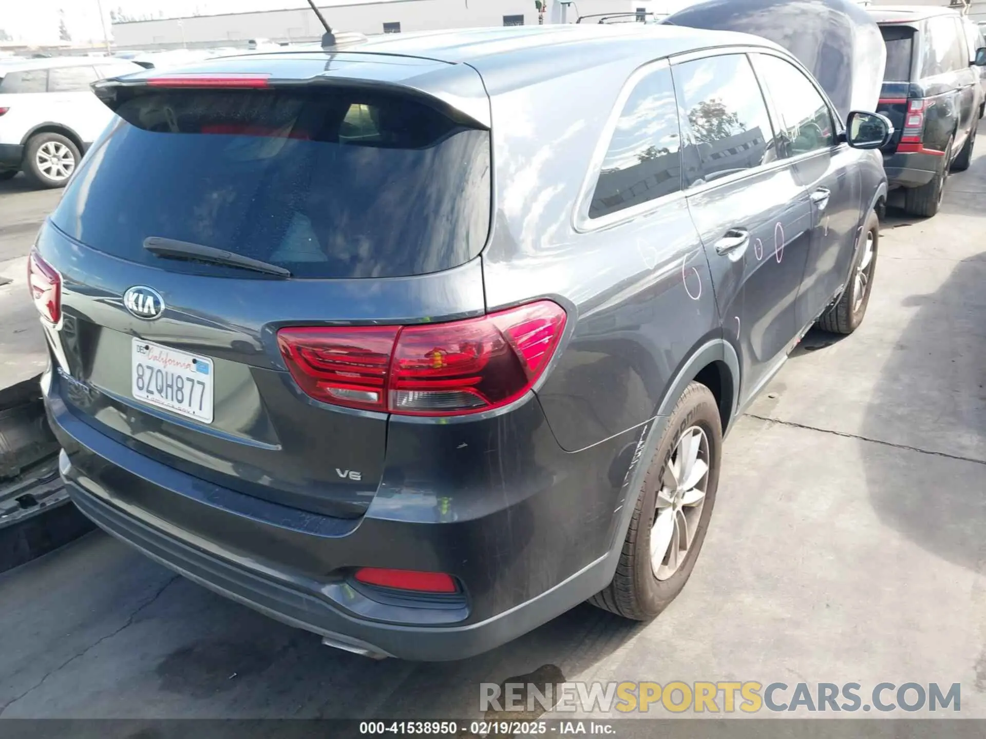 4 fotografías del automóvil dañado 5XYPGDA55KG553235 KIA SORENTO 2019